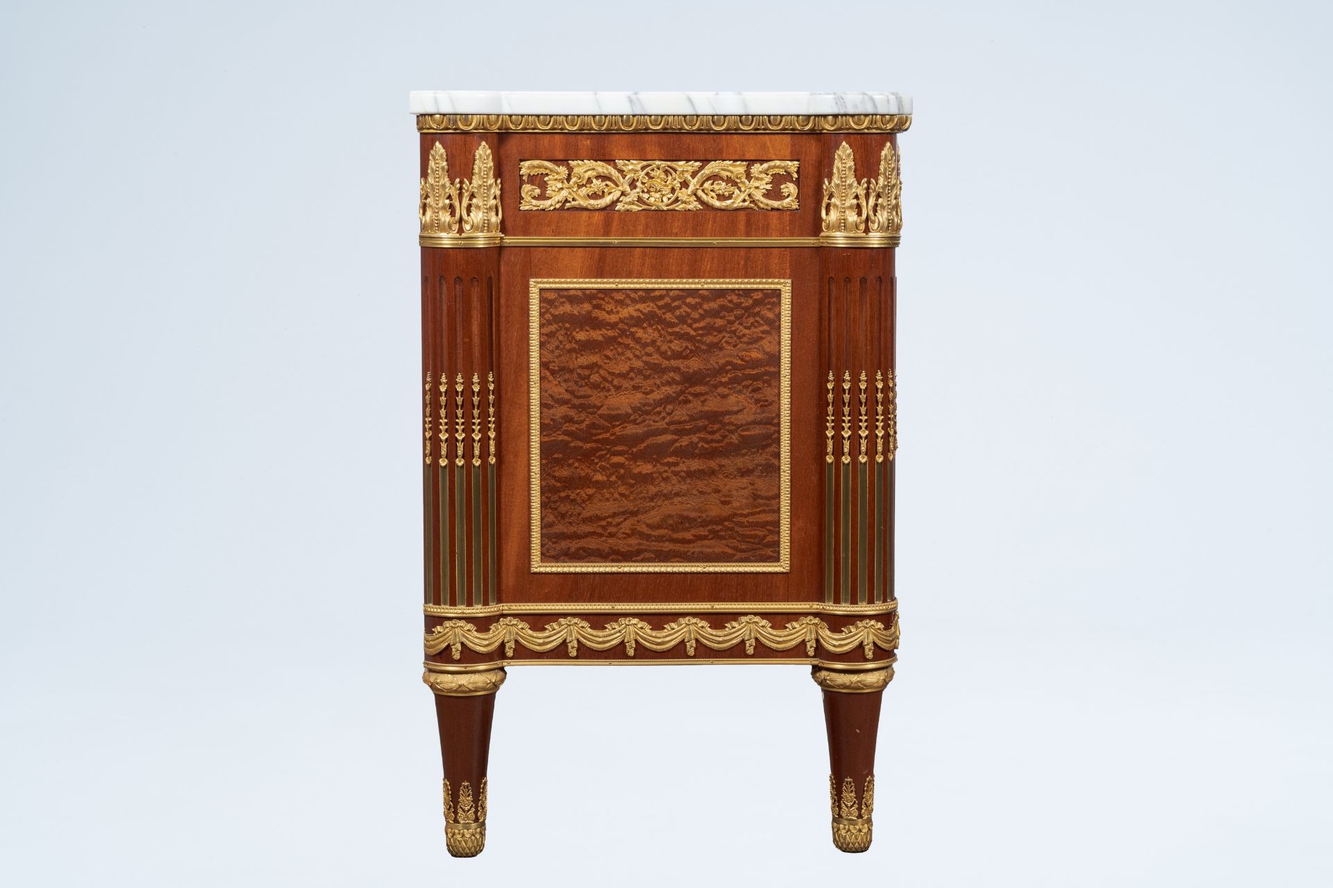 An impressive Neoclassical gilt bronze mounted wood chest of drawers with marble top, 20th C. - Image 7 of 10