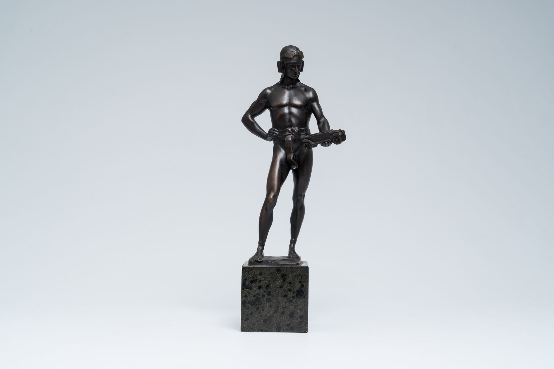 Erich Saalmann (act. 1918-1932): The autopilot, patinated bronze on a marble base - Image 2 of 8