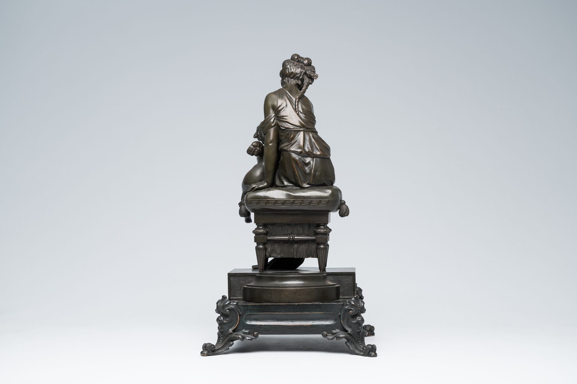 French school: Seated lady with putto, green patinated bronze, 19th C. - Image 4 of 9