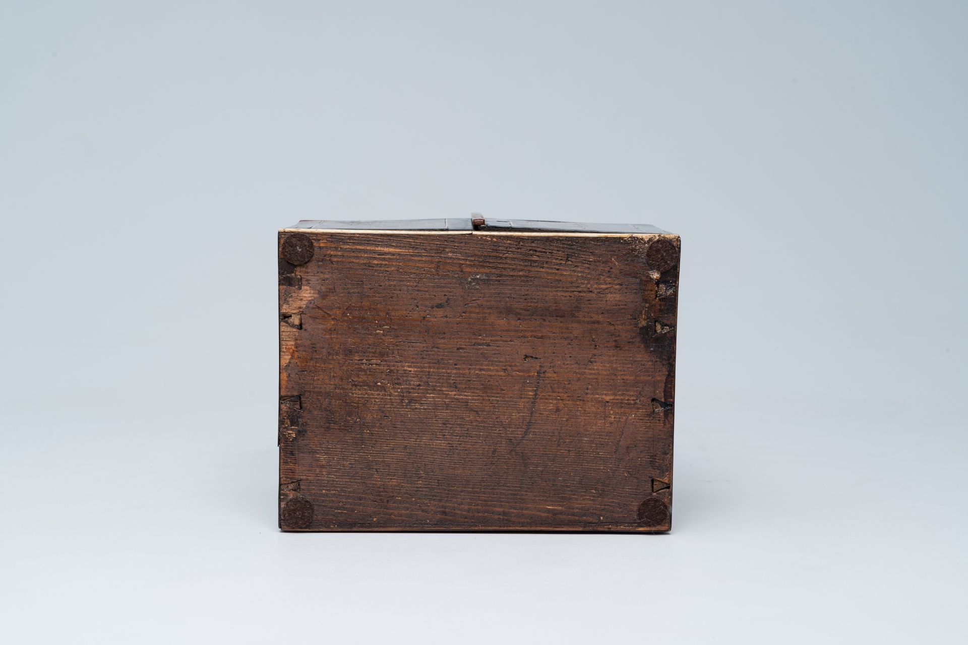 An elegant wood bone mounted miniature cabinet with figures and floral design, 17th/18th C. - Image 9 of 13