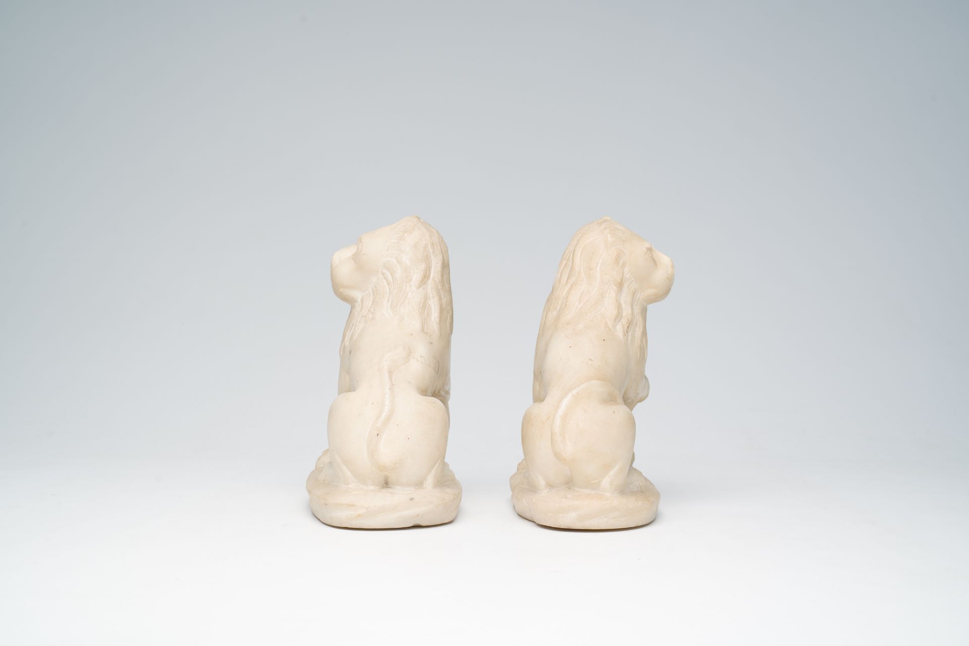 A pair of Italian marble lions holding shields with coats of arms, 19th C. - Image 3 of 8