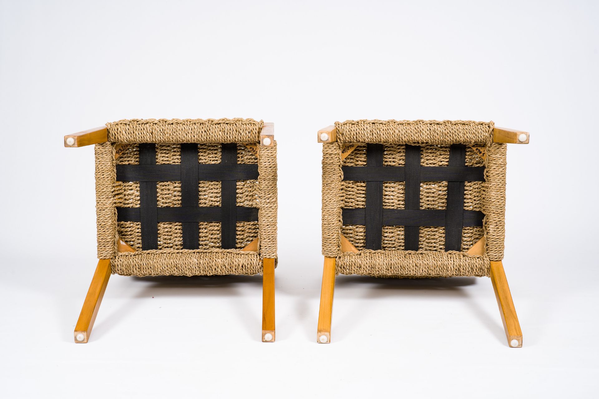 Olivier De Schrijver (1958): A pair of Boss lounge water hyacinth and teak armchairs, ed. 43 and 44/ - Image 7 of 9