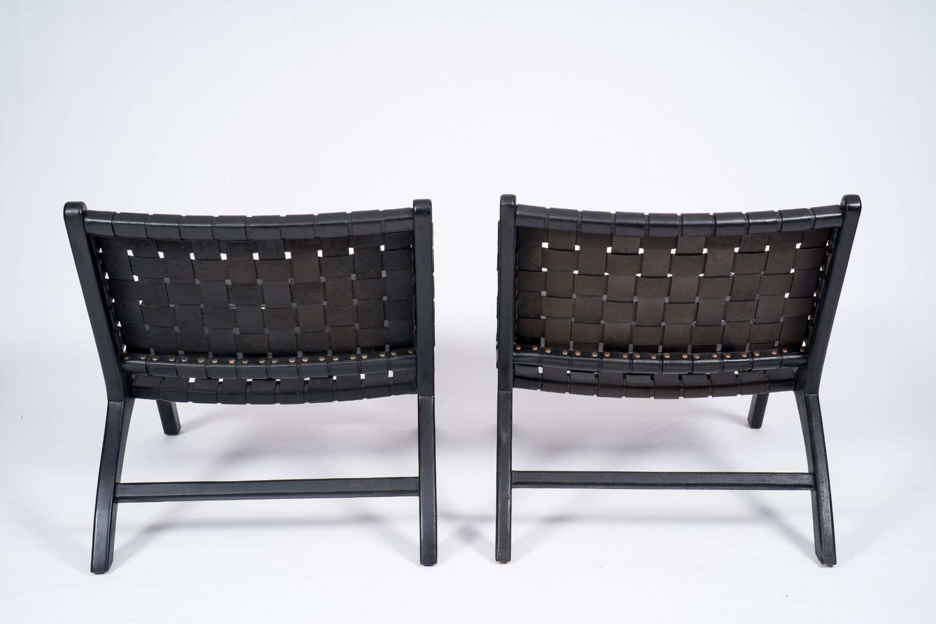 Olivier De Schrijver (1958): A pair of Los Angeles recliner chairs in black leather and black tinted - Image 4 of 10