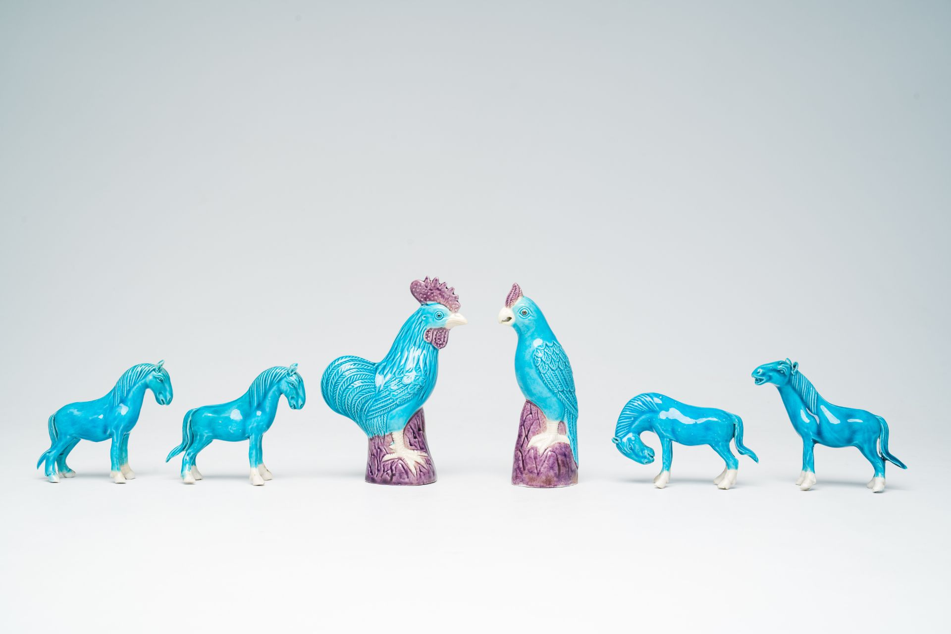 Fourteen Chinese turquoise models of animals, 20th C. - Image 11 of 16