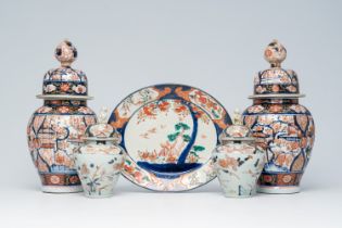 Two pairs of Japanese Imari vases and covers with floral design and a 'landscape' dish, Edo/Meiji, 1