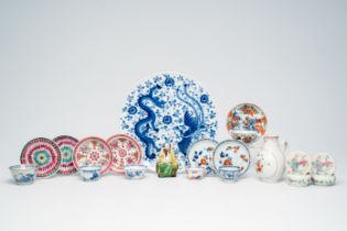 A varied collection of Chinese blue, white, Imari style and famille rose porcelain, a.o. Straits or
