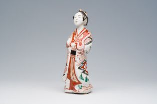 A Japanese Imari 'bijin' figure, Edo, 17th/18th C.