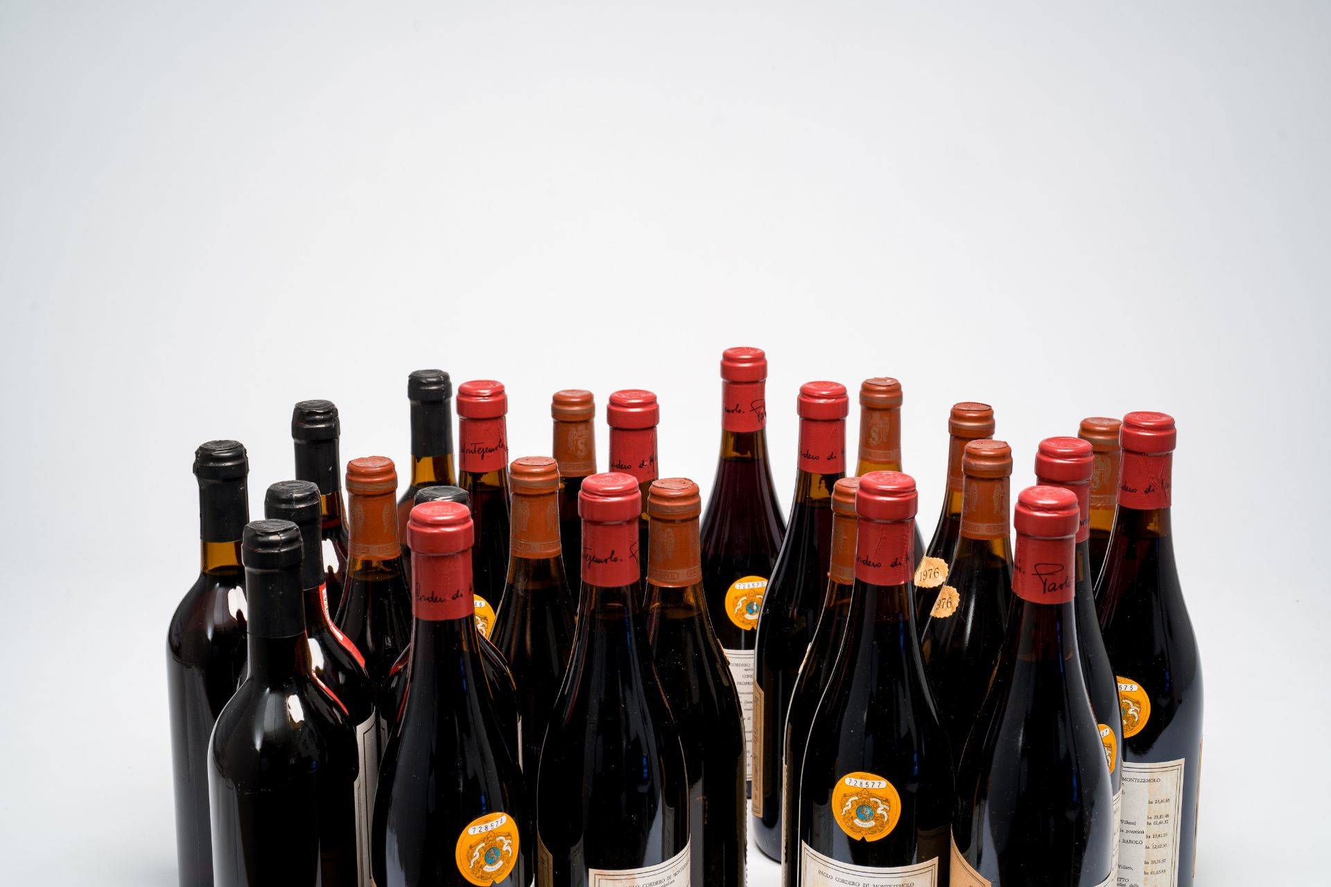 A varied collection of Barolo wines, consisting of 6 bottles of Angelo and Vigli, 10 bottles of Monf - Image 5 of 5