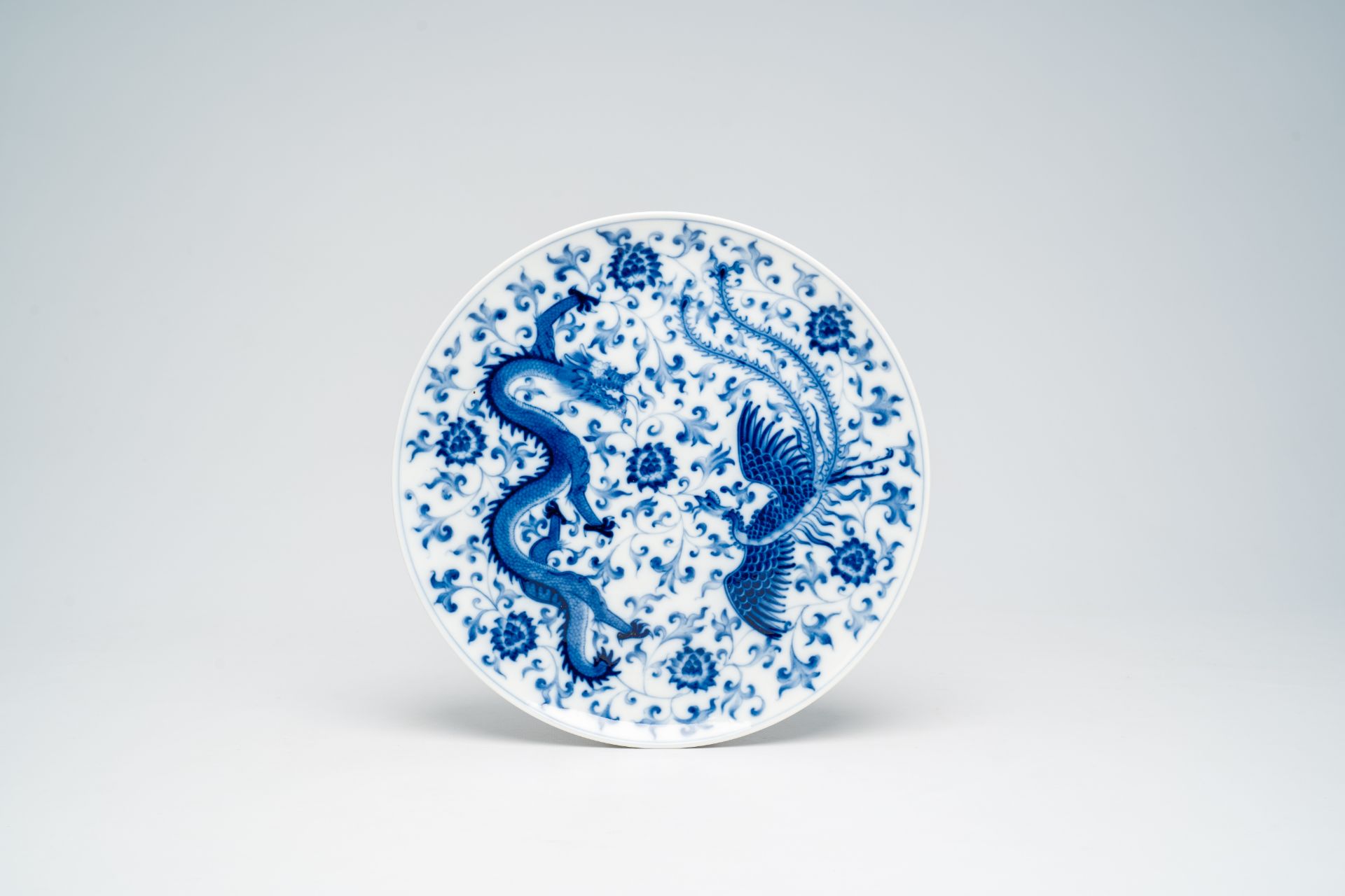 A varied collection of Chinese blue, white, Imari style and famille rose porcelain, a.o. Straits or - Image 2 of 13