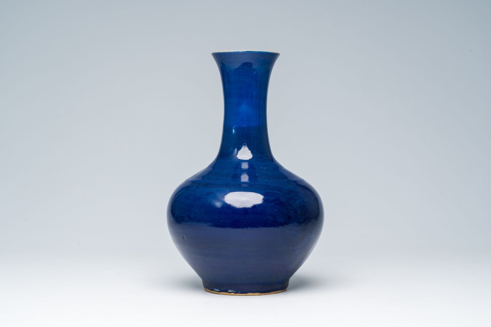 A Chinese monochrome blue glazed bottle vase, 19th C. - Image 2 of 6