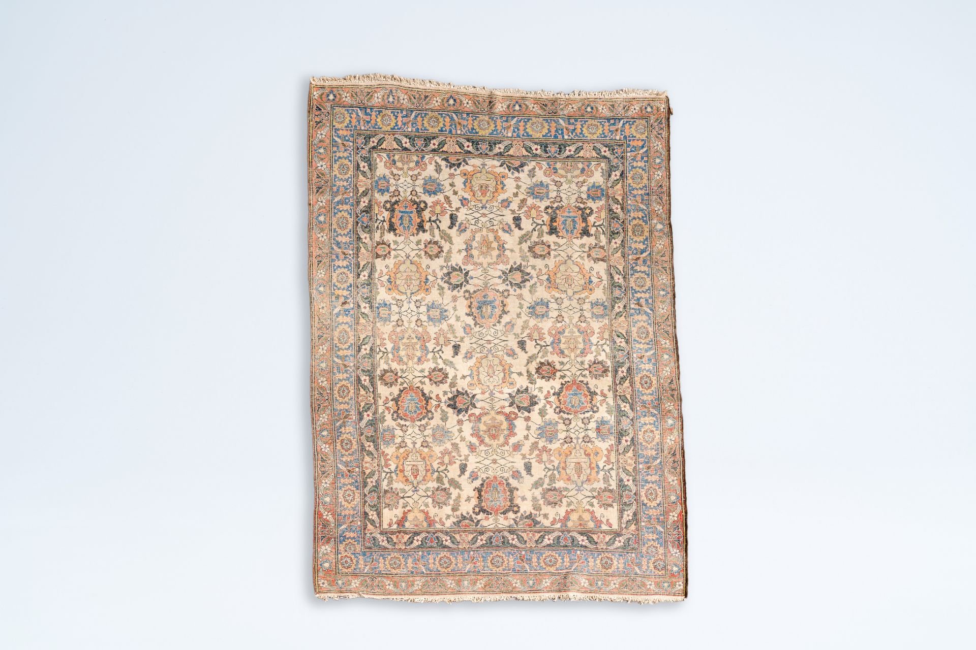 A Persian Kashan rug with floral design, wool on cotton, 20th C. - Image 2 of 4