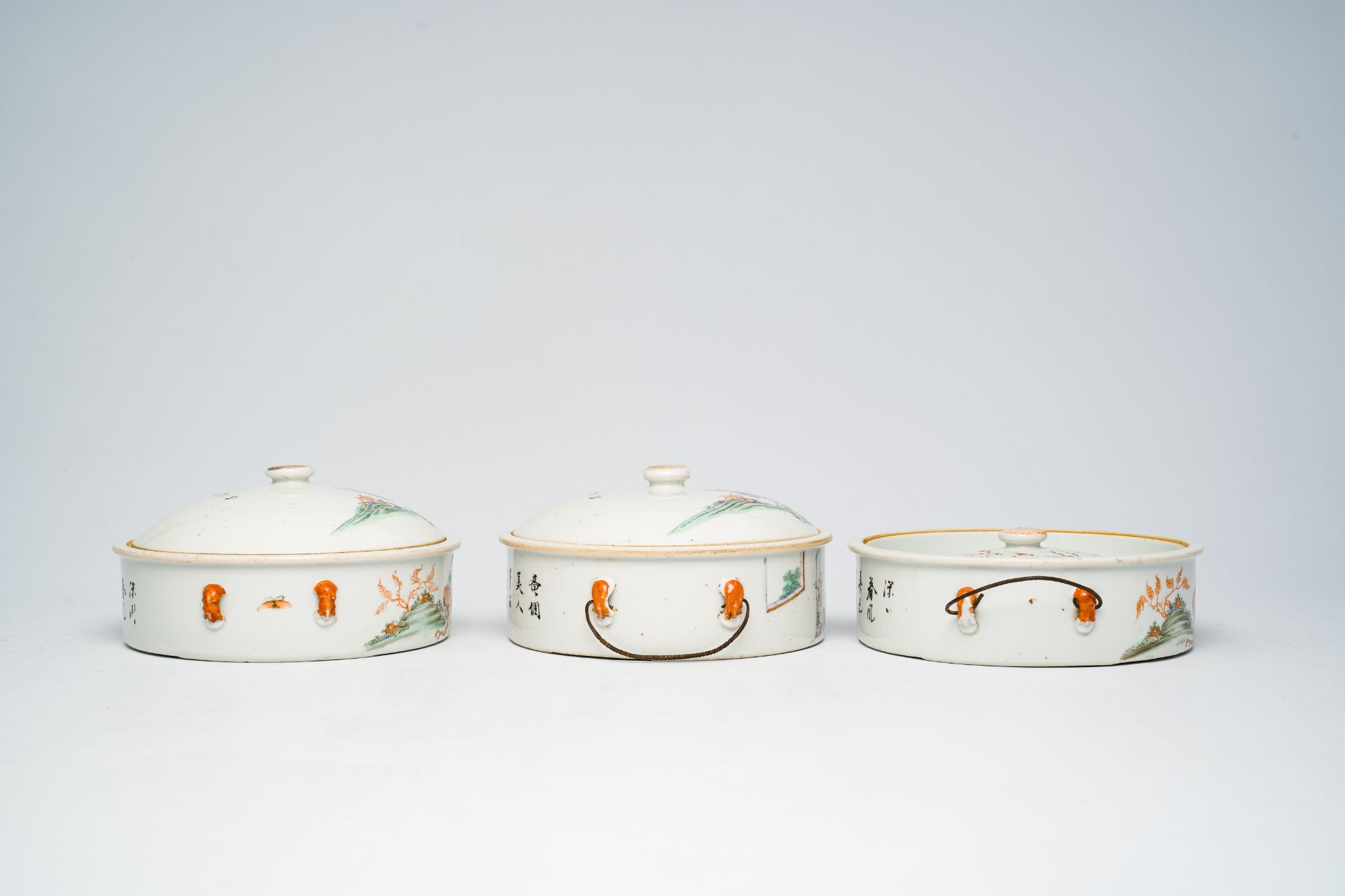Three Chinese qianjiang cai tureens and covers with ladies in a garden, 19th/20th C. - Image 5 of 9