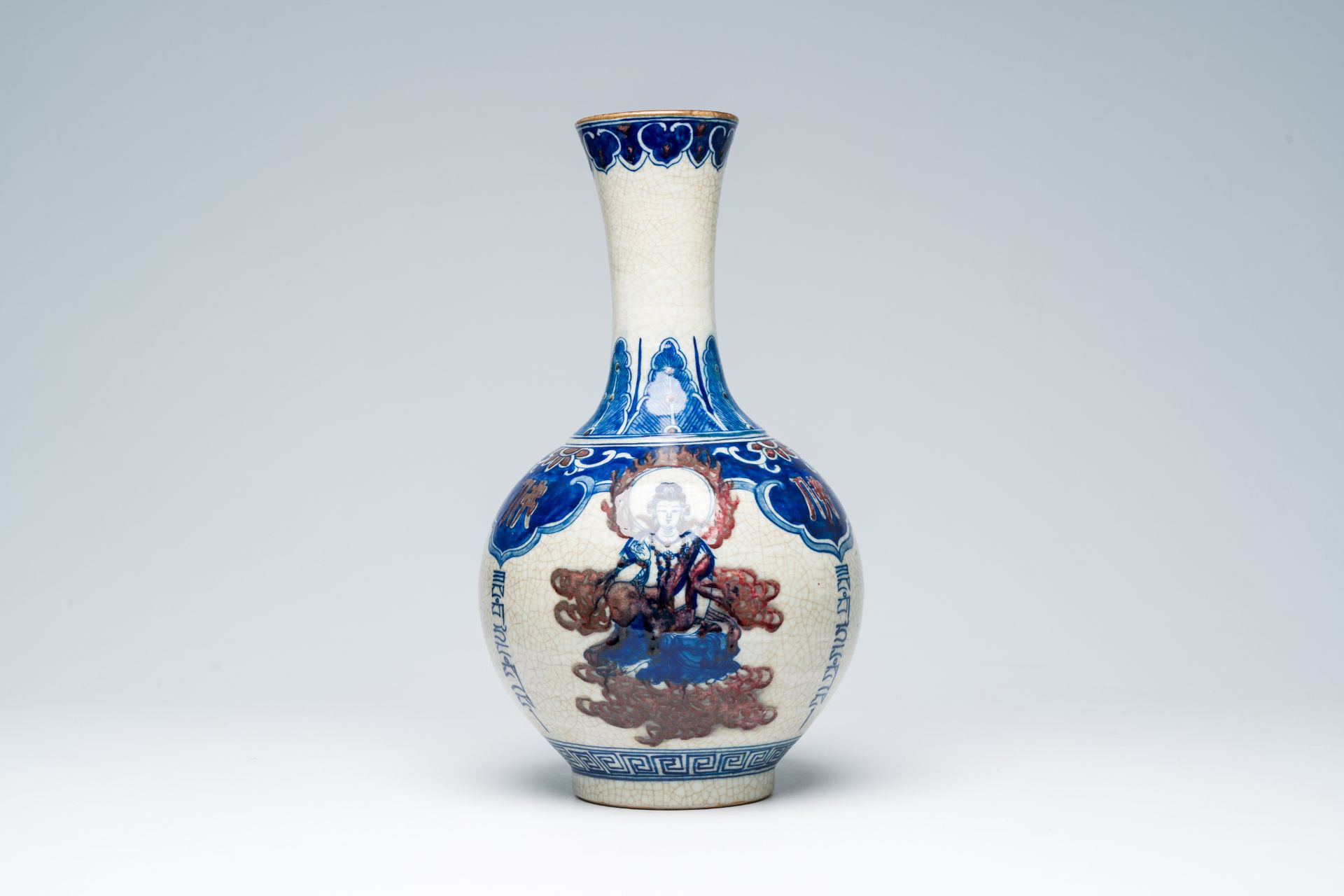 A Chinese bottle shaped crackle glazed blue, white and copper-red 'deities' vase, Yongzheng mark, 19 - Bild 4 aus 6