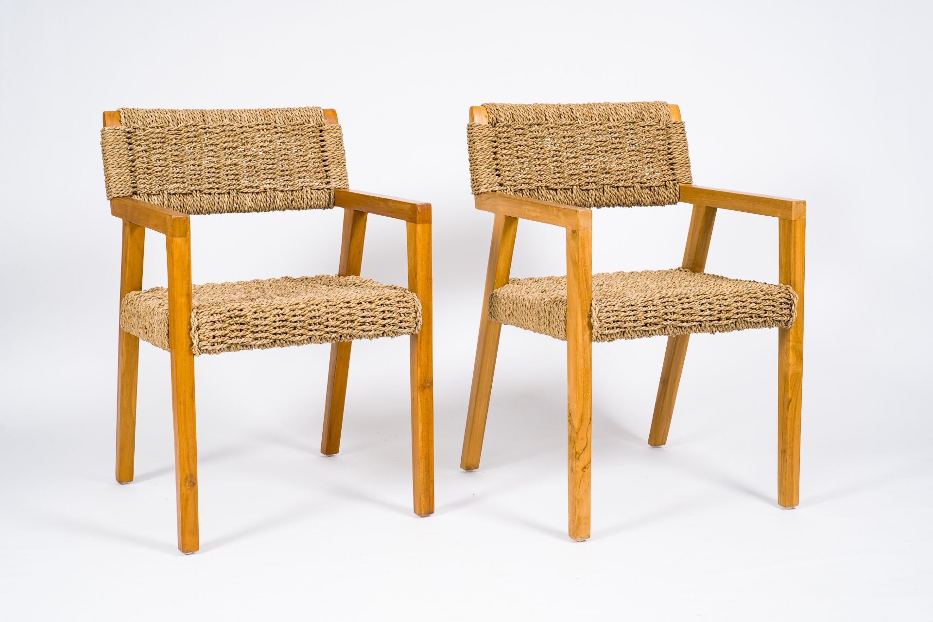 Olivier De Schrijver (1958): A pair of Boss lounge water hyacinth and teak armchairs, ed. 43 and 44/