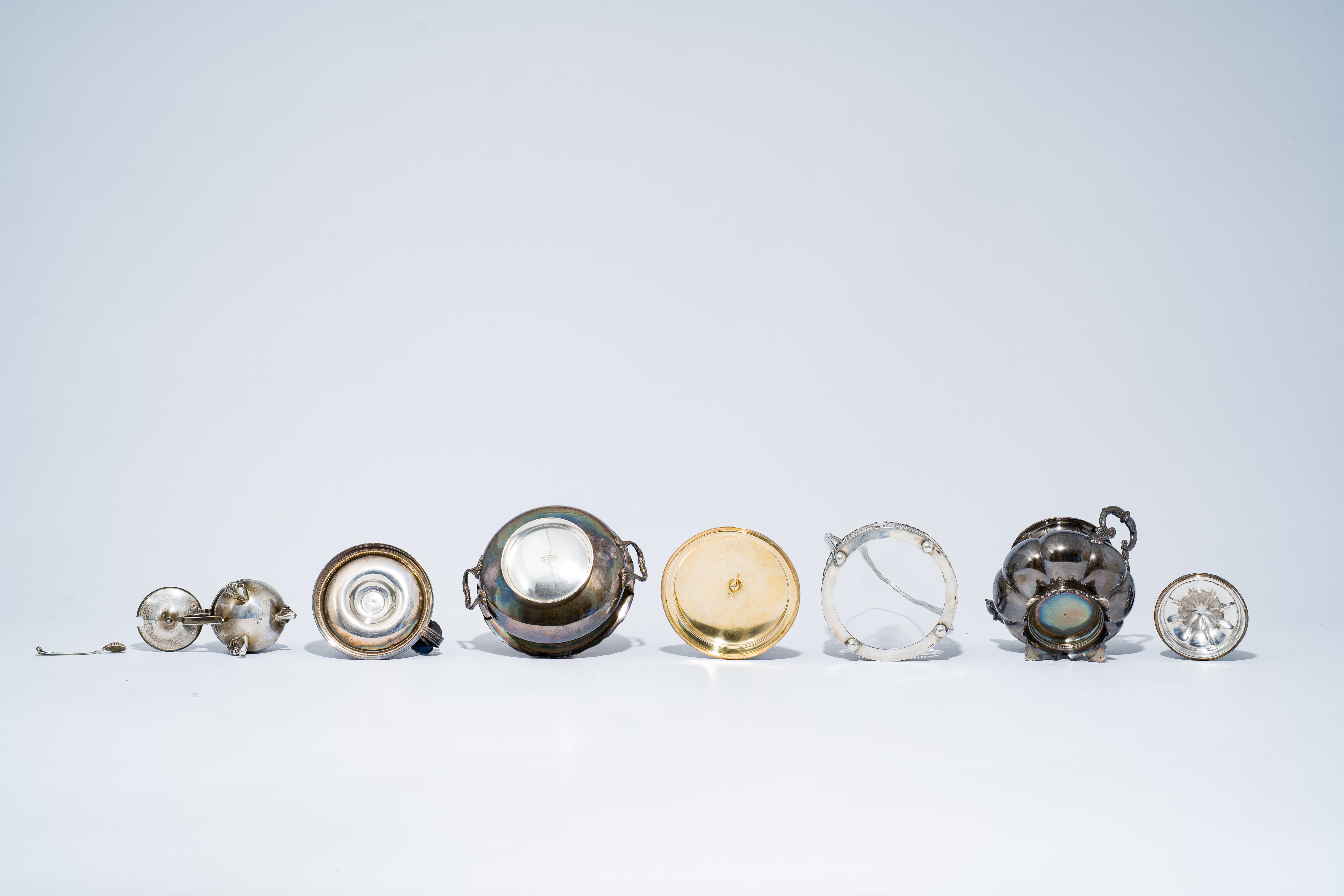 A varied collection of silver objects with various origins, 19th/20th C. - Image 7 of 15