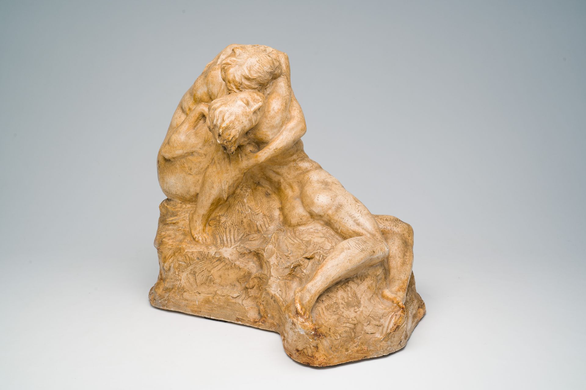 Cesar Schroevens (1884-1972): The embrace, patinated plaster, dated 1943 - Image 3 of 11