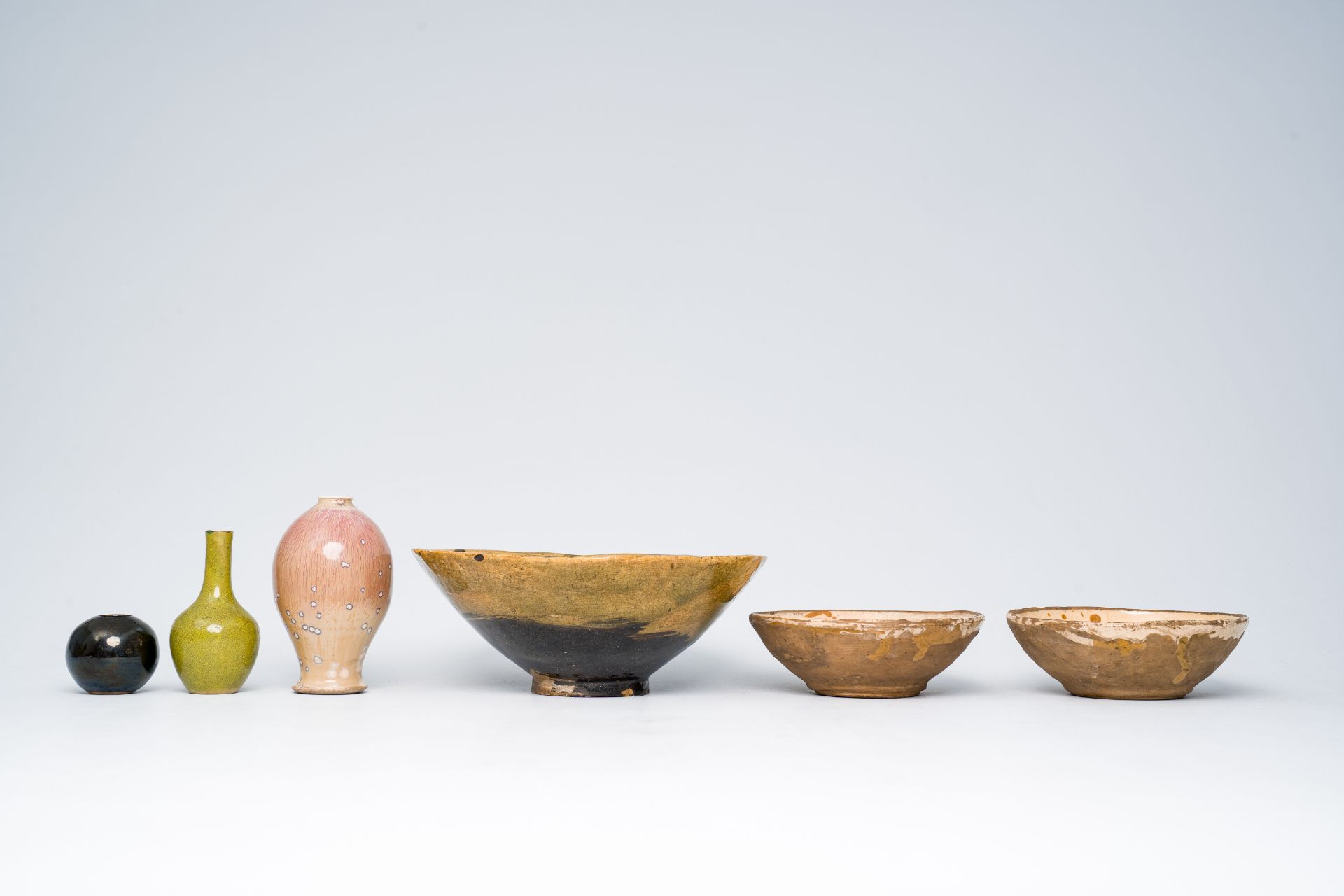 Three Japanese studio pottery bowls and three vases with various glazes, Meiji/Showa, 20th C. - Image 3 of 7