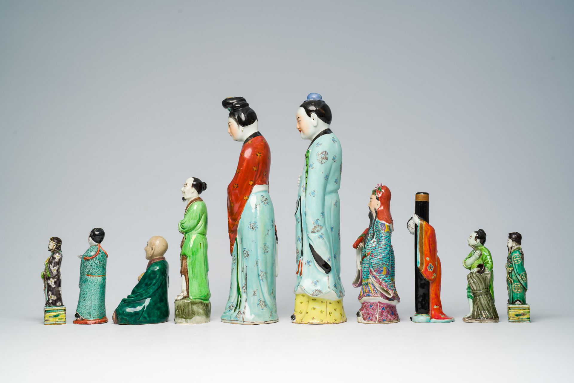 Ten various Chinese famille rose and verte sculptures, 19th/20th C.. - Image 5 of 7