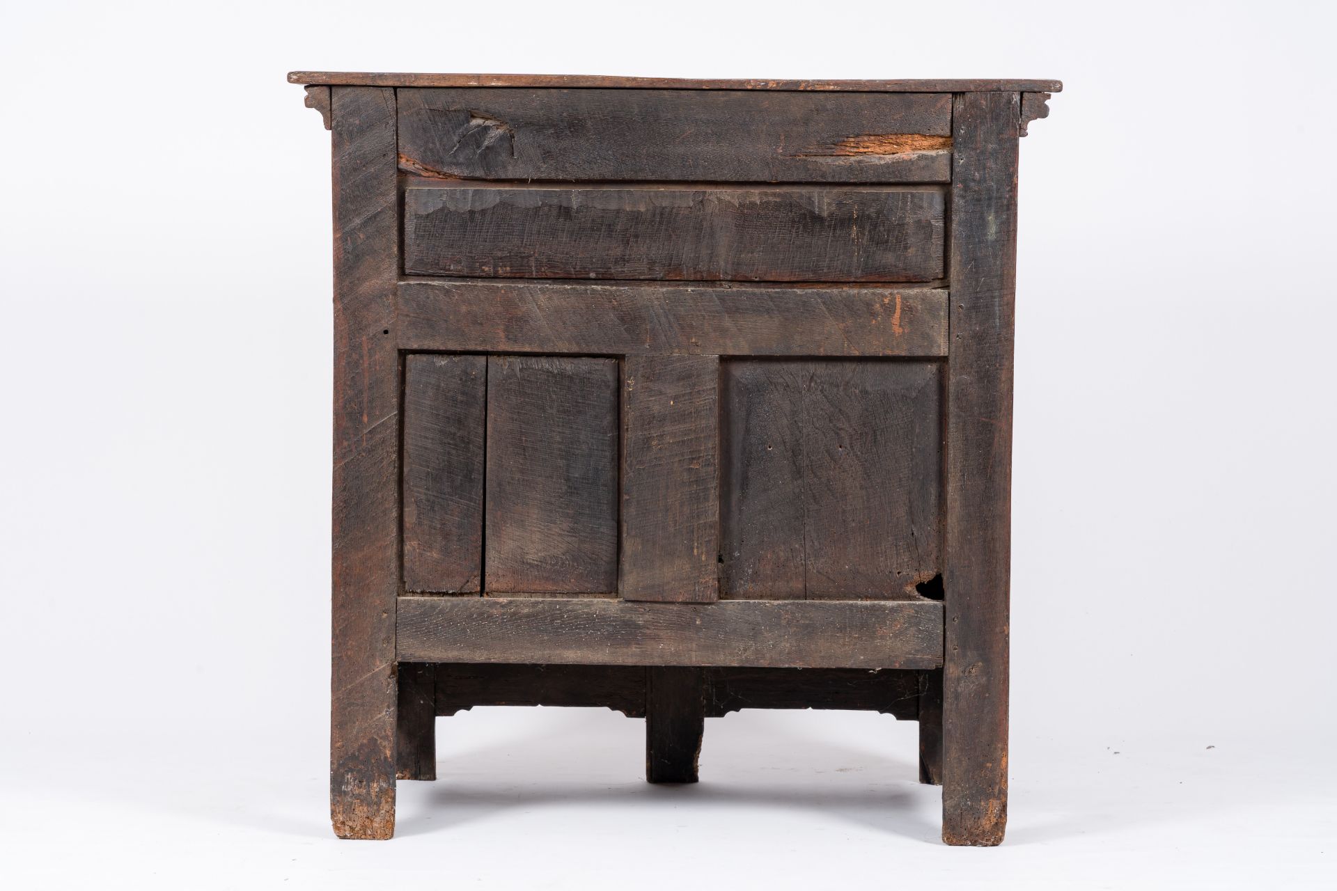 An exceptional Gothic wood two-door cupboard with linenfold and tracery panels, early 16th C. - Image 4 of 6