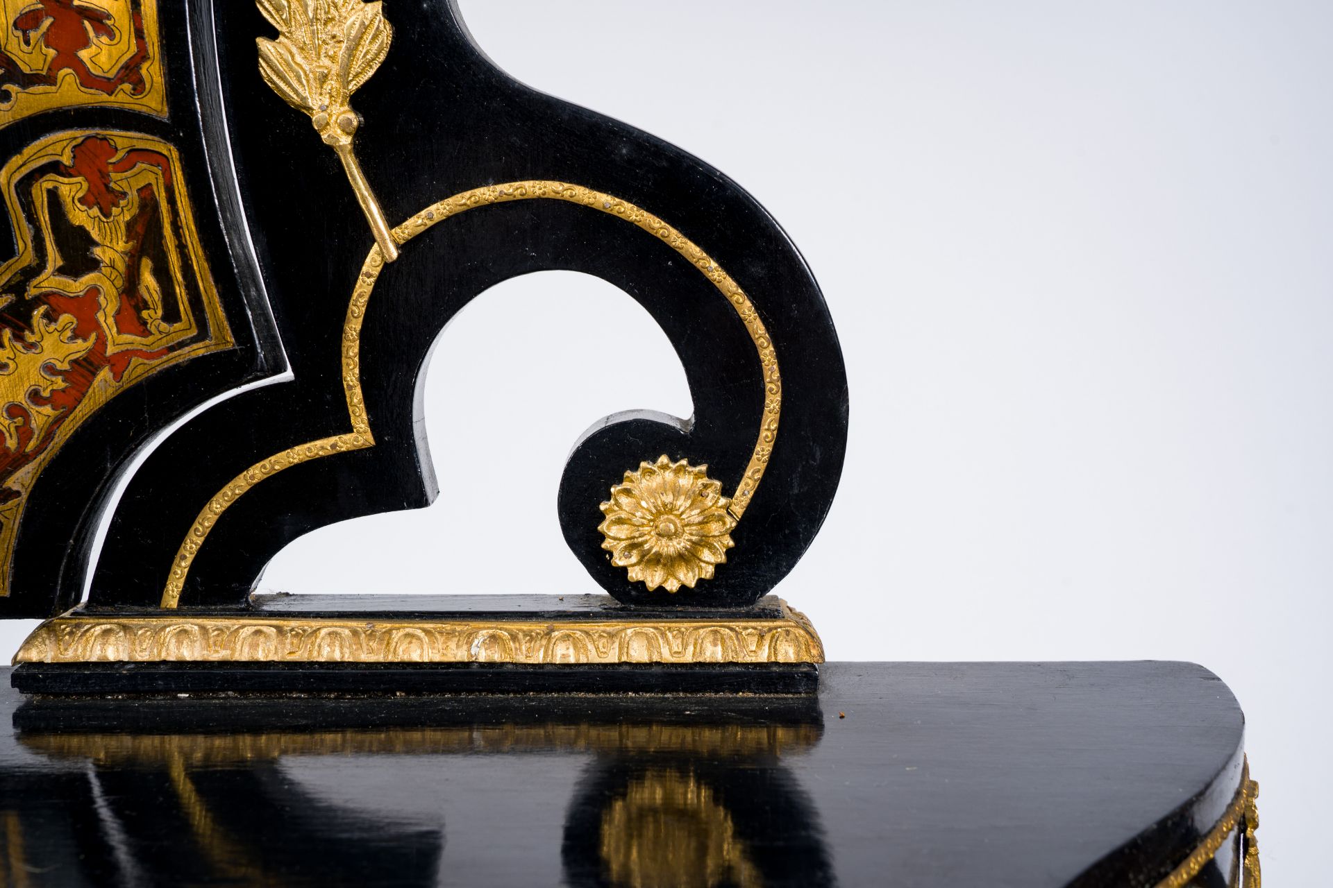 A French gilt mounted faux tortoiseshell and brass marquetry Boulle dressing table, 20th C. - Image 8 of 9