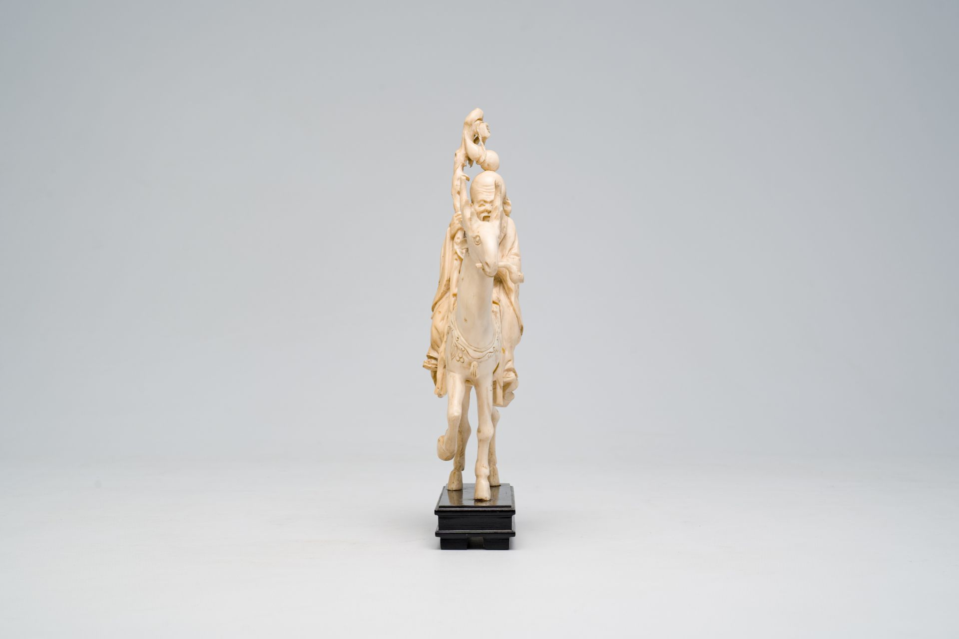 A Chinese ivory 'Laozi on a deer' group, 19th C. - Image 5 of 7