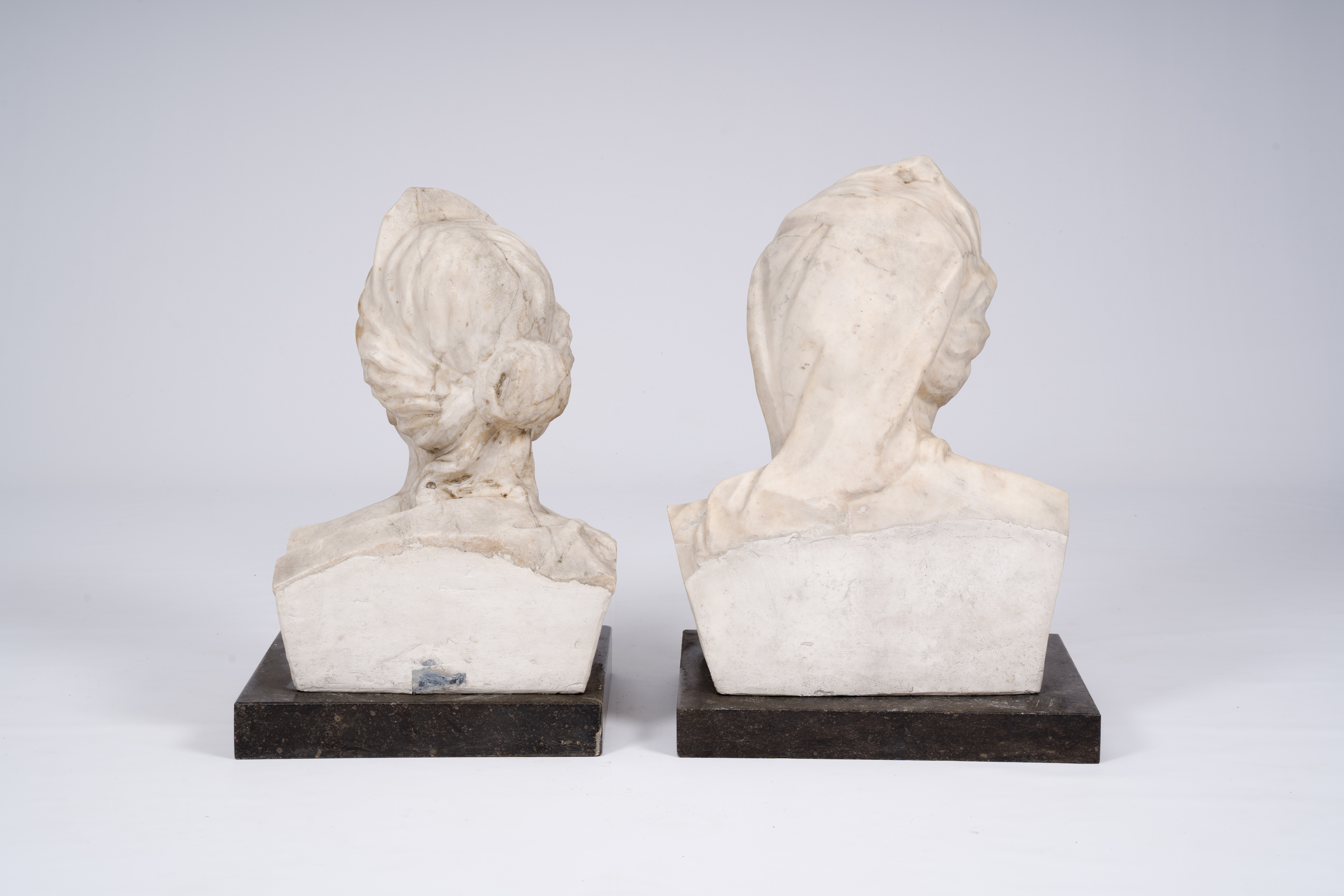 After the antique: Two female busts, marble, first half 20th C. - Image 3 of 5