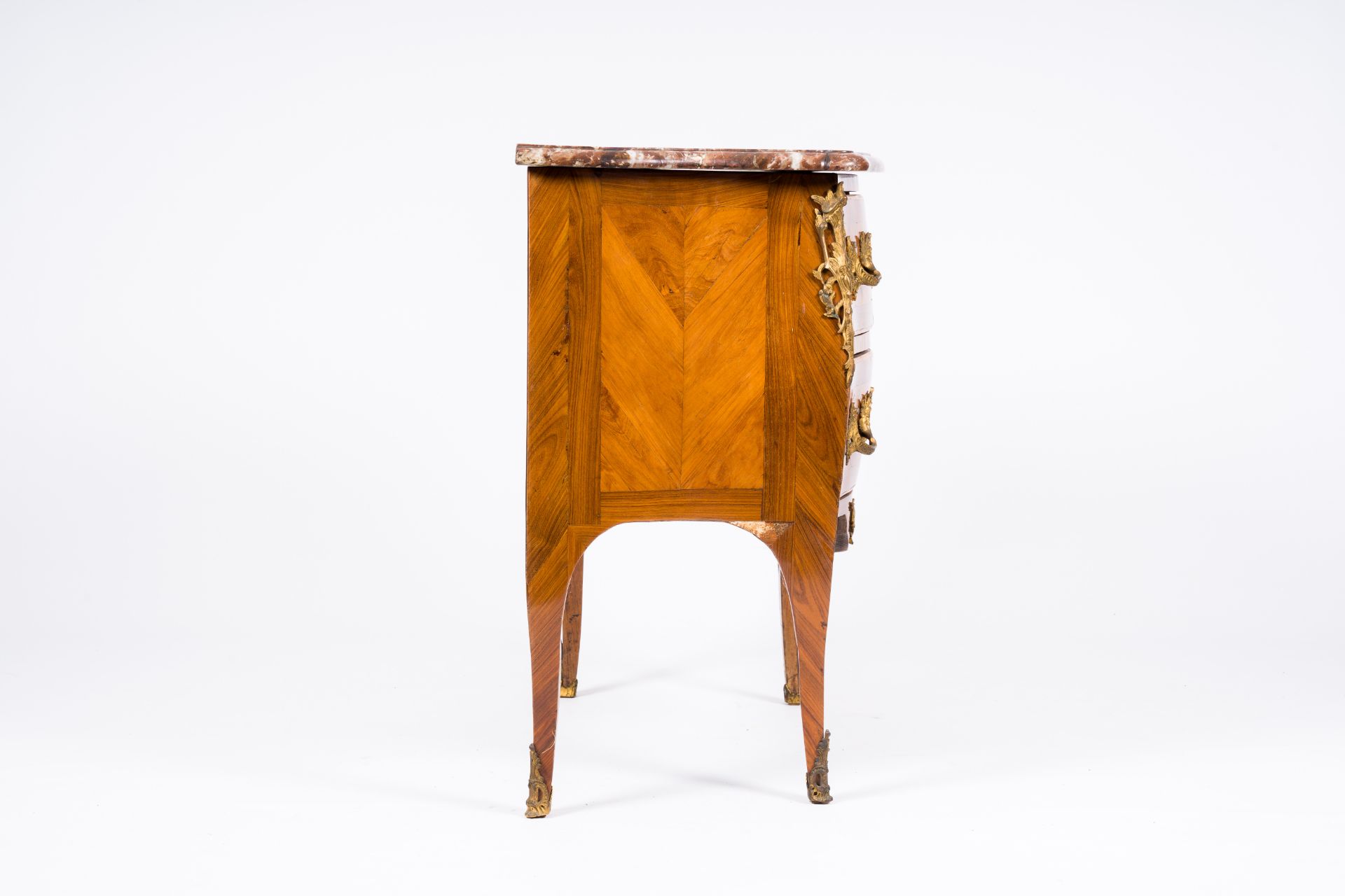 A French Louis XV style bronze mounted veneered wood chest of drawers with marble top, 18th C. - Image 5 of 6