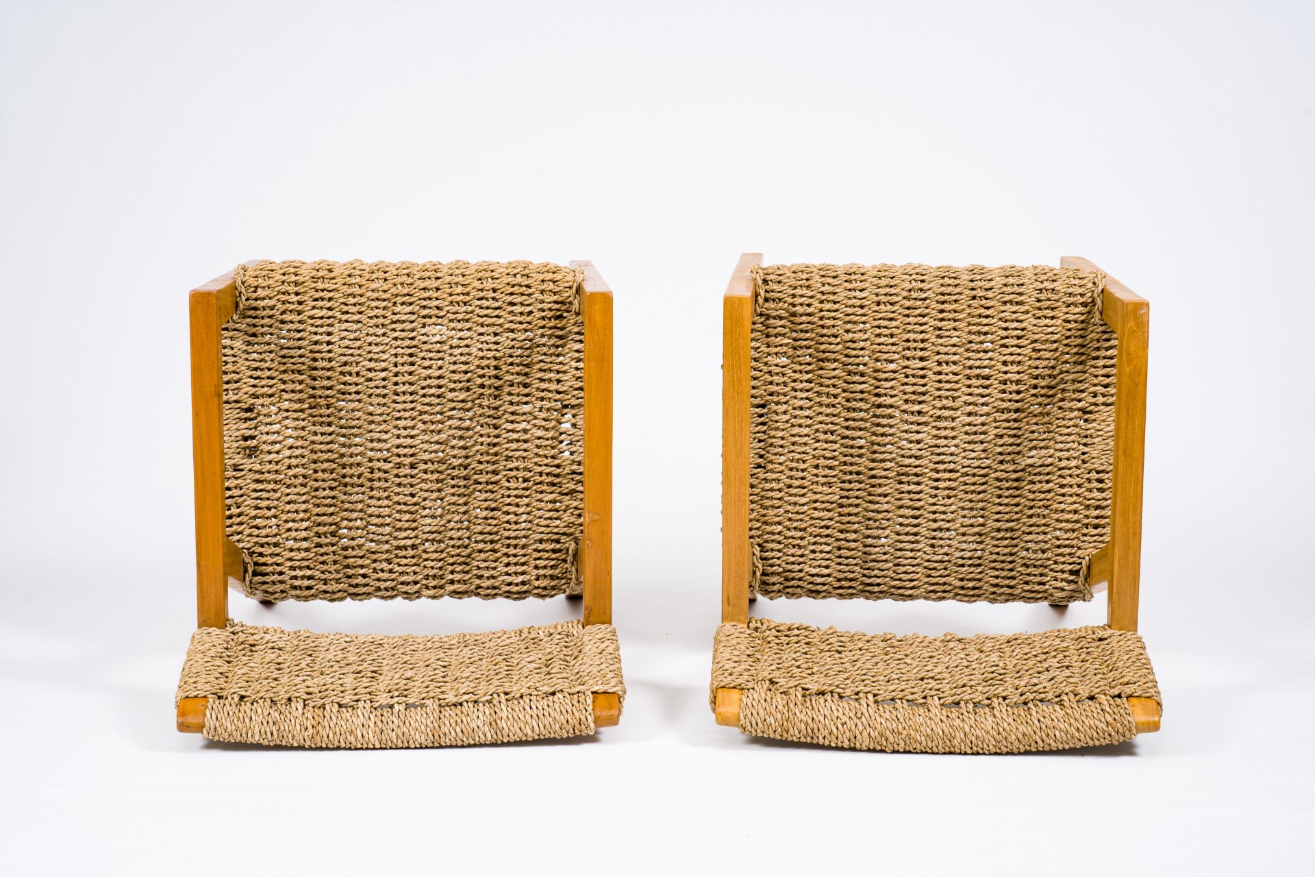 Olivier De Schrijver (1958): A pair of Boss lounge water hyacinth and teak armchairs, ed. 43 and 44/ - Image 6 of 9