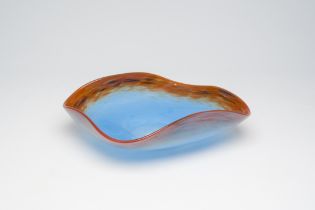 A French Schneider bowl with folded edges in multi-coloured marbled glass, 20th C.