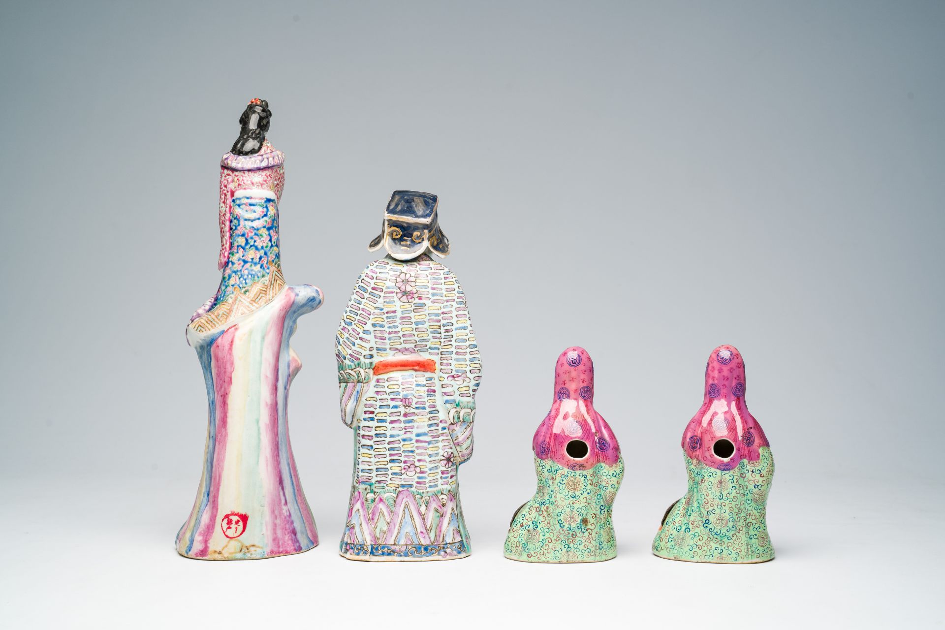 Four Chinese famille rose 'Immortals' figures, 19th/20th C. - Bild 4 aus 7