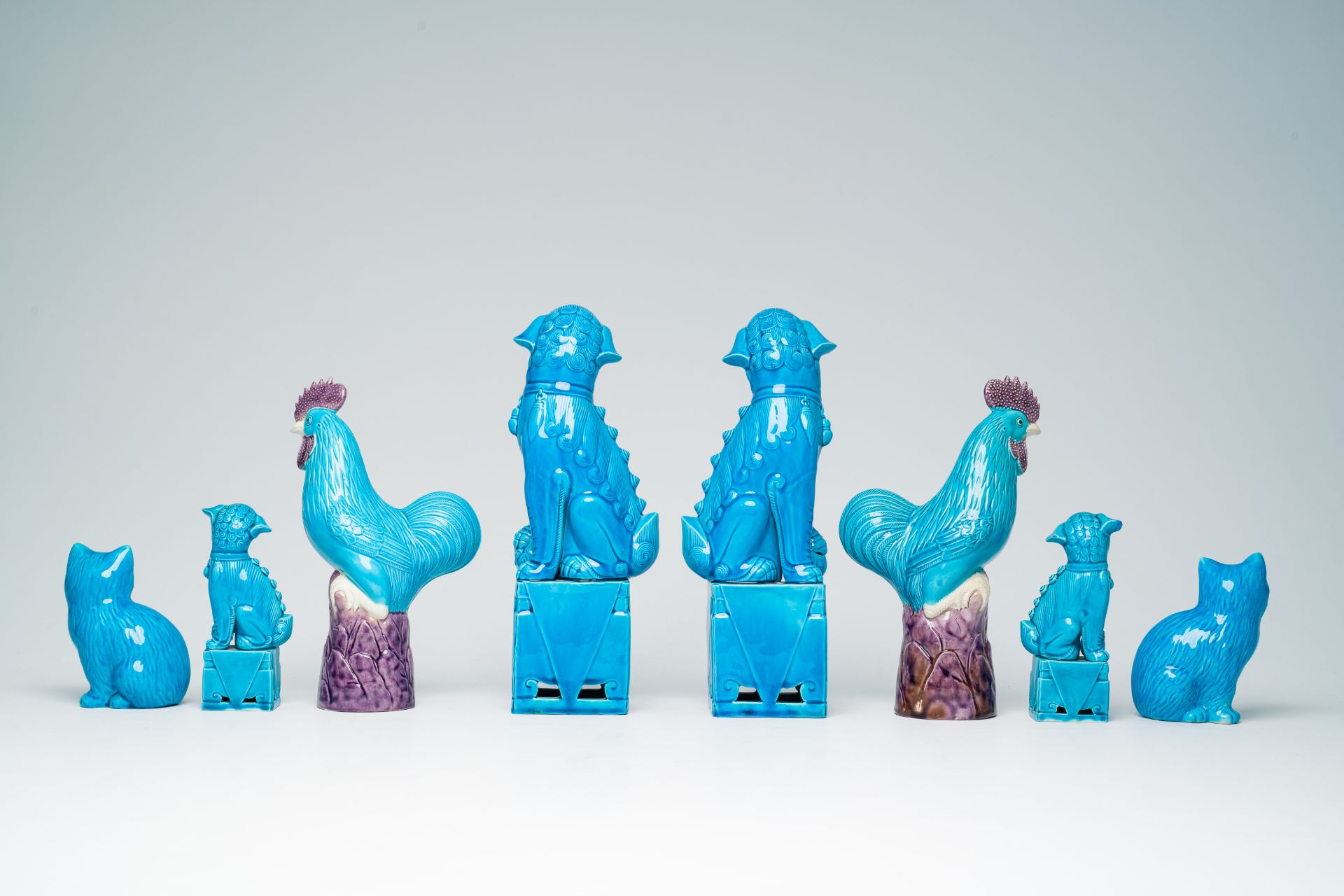 Fourteen Chinese turquoise models of animals, 20th C. - Image 4 of 16