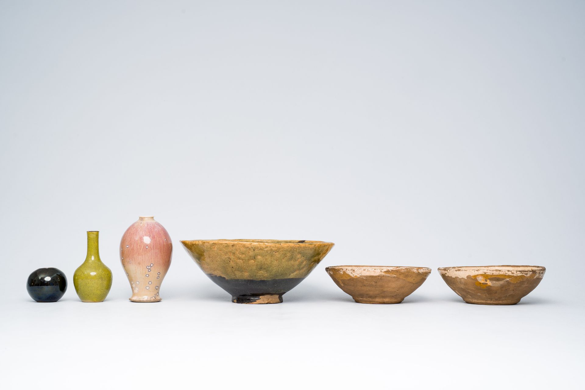 Three Japanese studio pottery bowls and three vases with various glazes, Meiji/Showa, 20th C. - Image 4 of 7