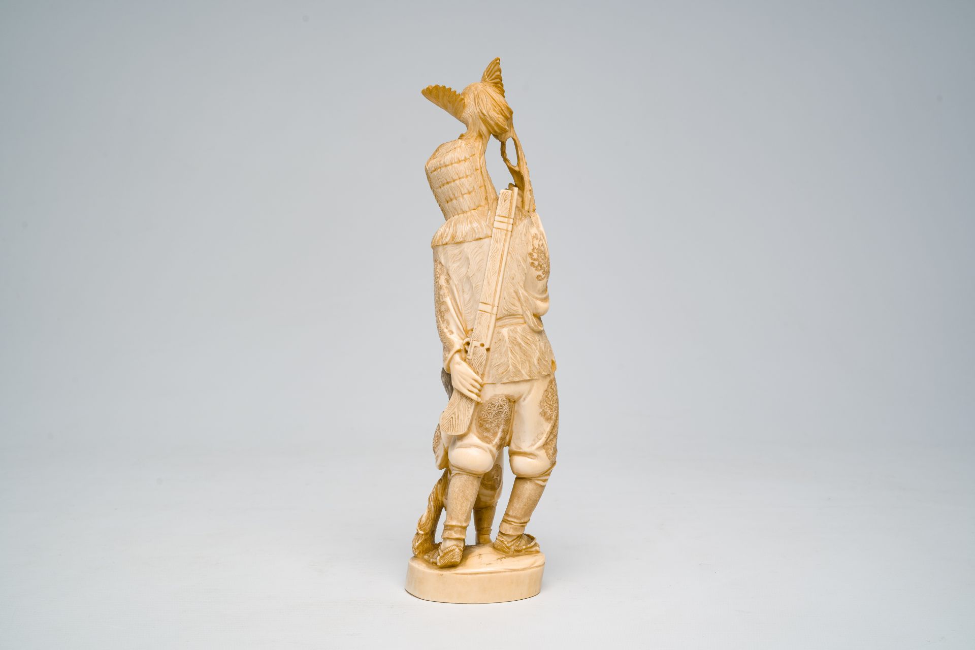 A Japanese ivory okimono of a laughing man with a child and a rooster, signed, Meiji, ca. 1900 - Image 4 of 7