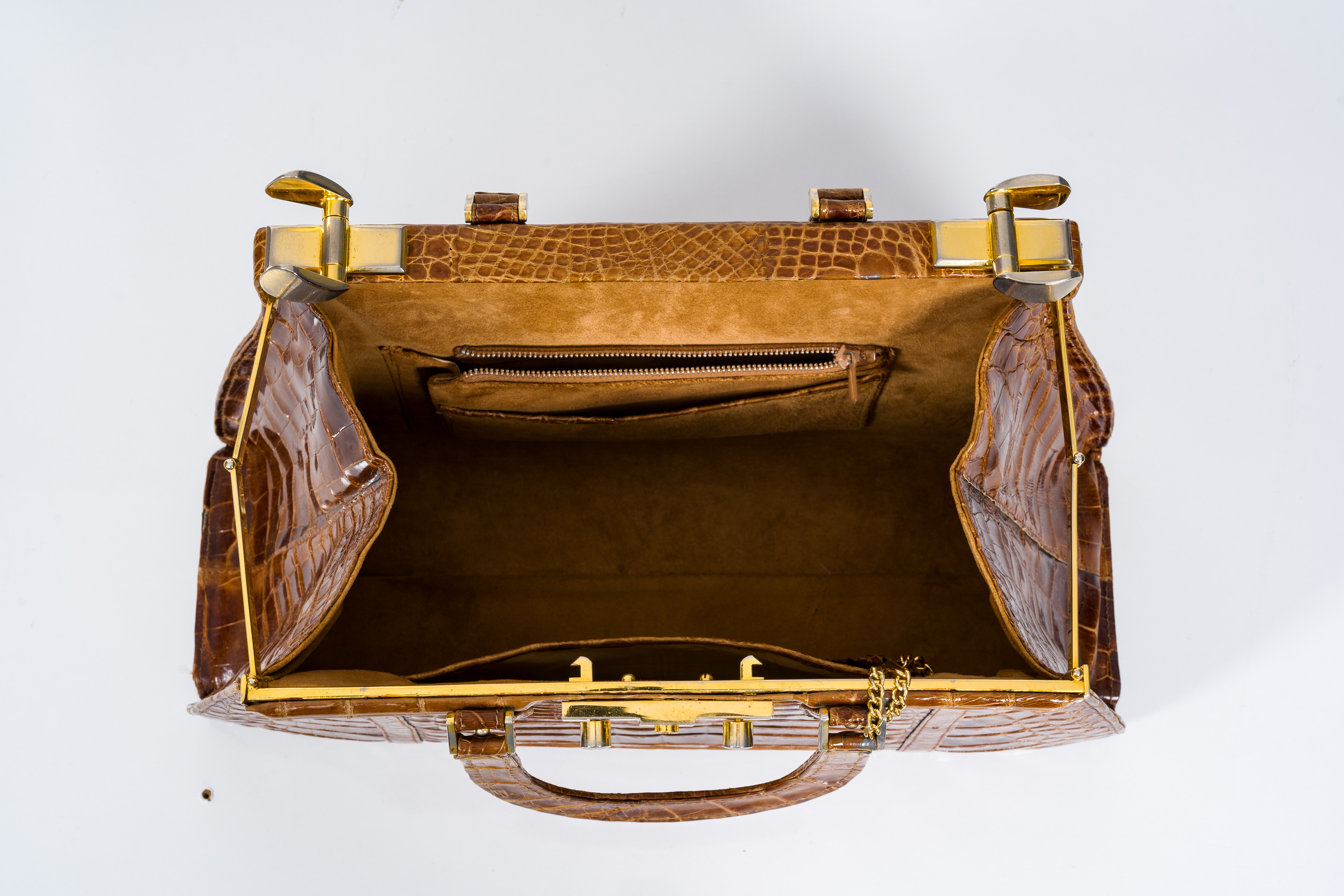 A brown leather crocodile handbag, 20th C. - Image 8 of 9