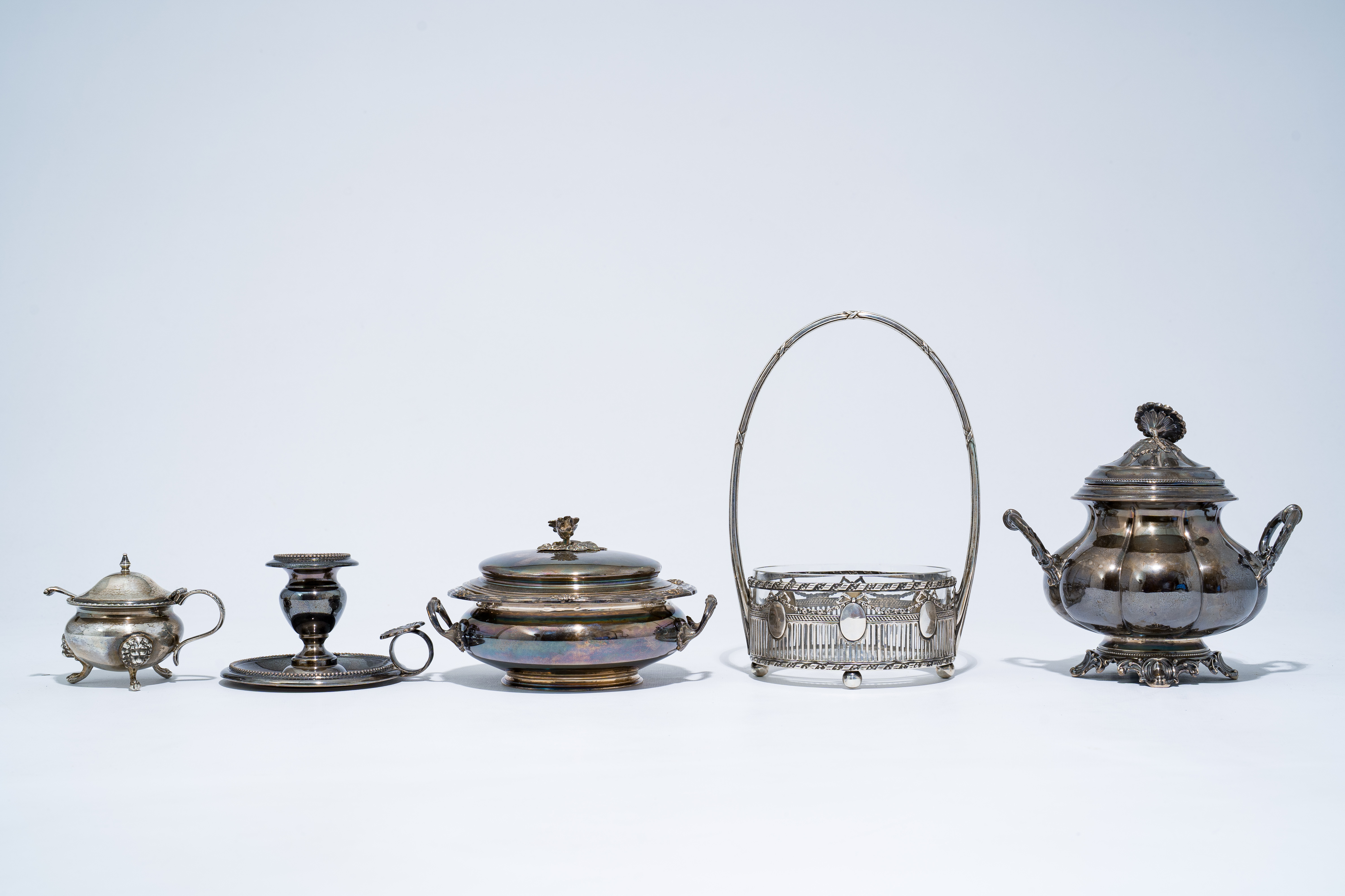 A varied collection of silver objects with various origins, 19th/20th C. - Image 3 of 15