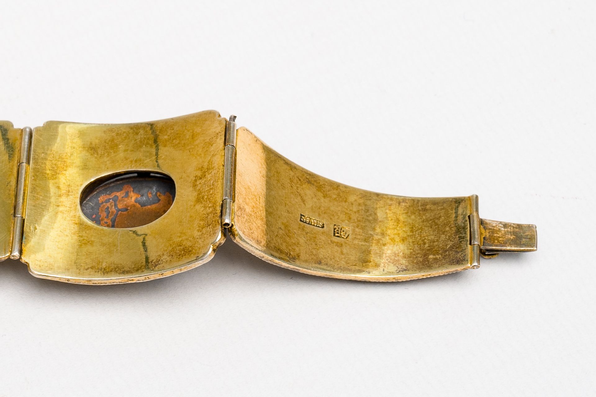 Ten mostly Chinese partly gilt and hardstone-inlaid silver bracelets, a pendant and a brooch, 19th/2 - Image 4 of 10