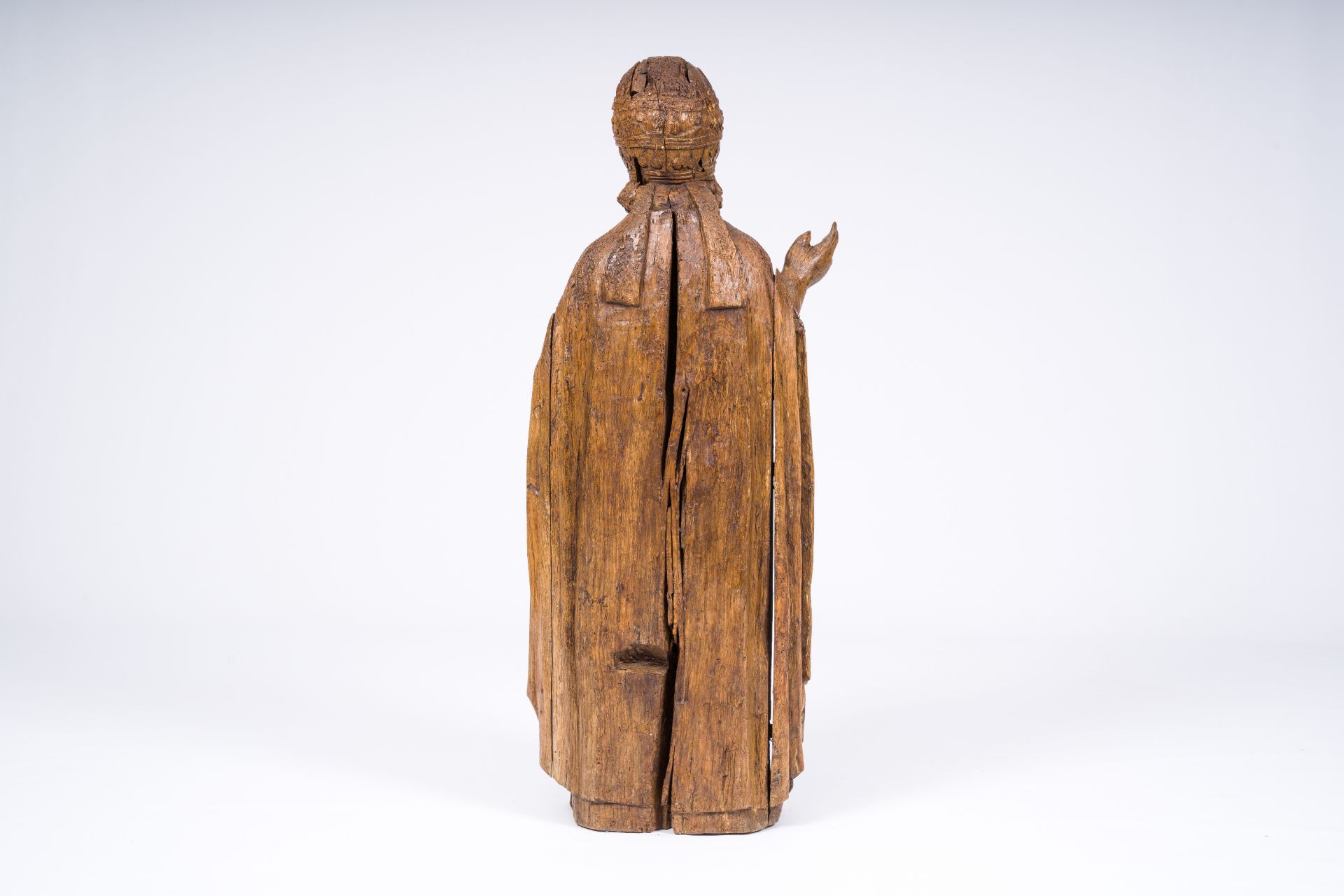 A carved wood blessing figure with papal tiara, 17th/18th C. - Image 4 of 7