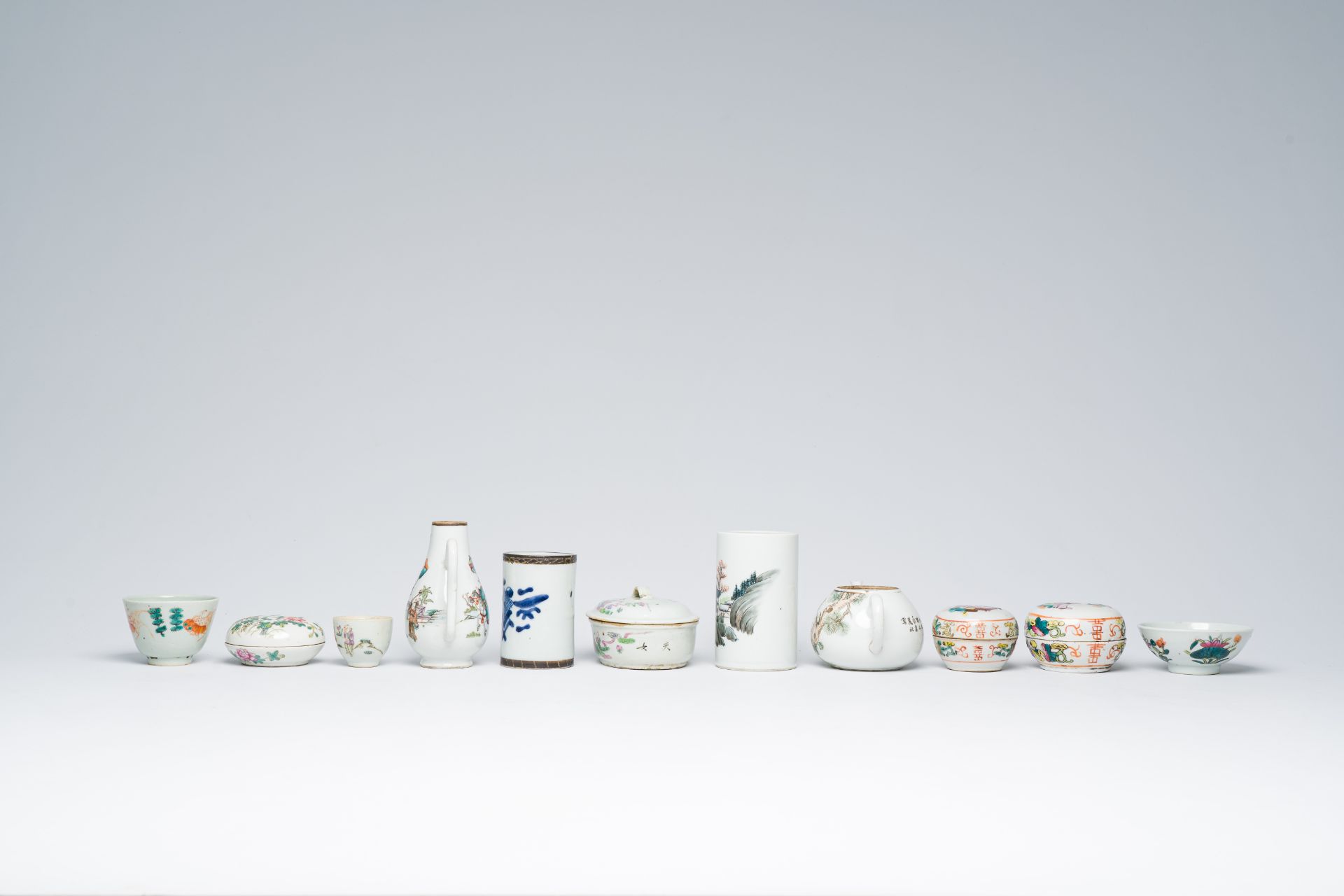 A varied collection of Chinese famille rose, blue, white, qianjiang cai and iron-red porcelain, 19th - Image 13 of 21