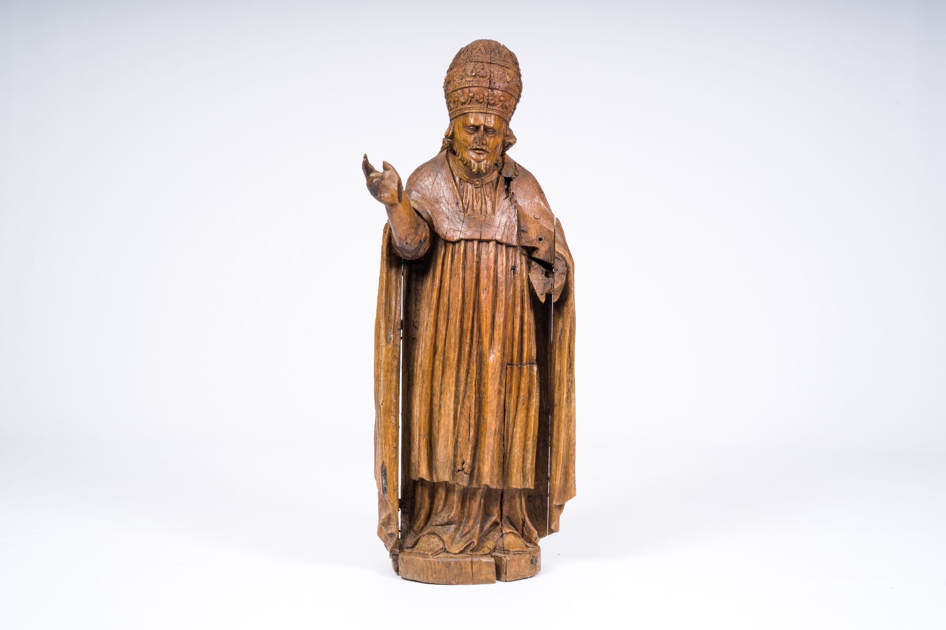A carved wood blessing figure with papal tiara, 17th/18th C. - Image 2 of 7