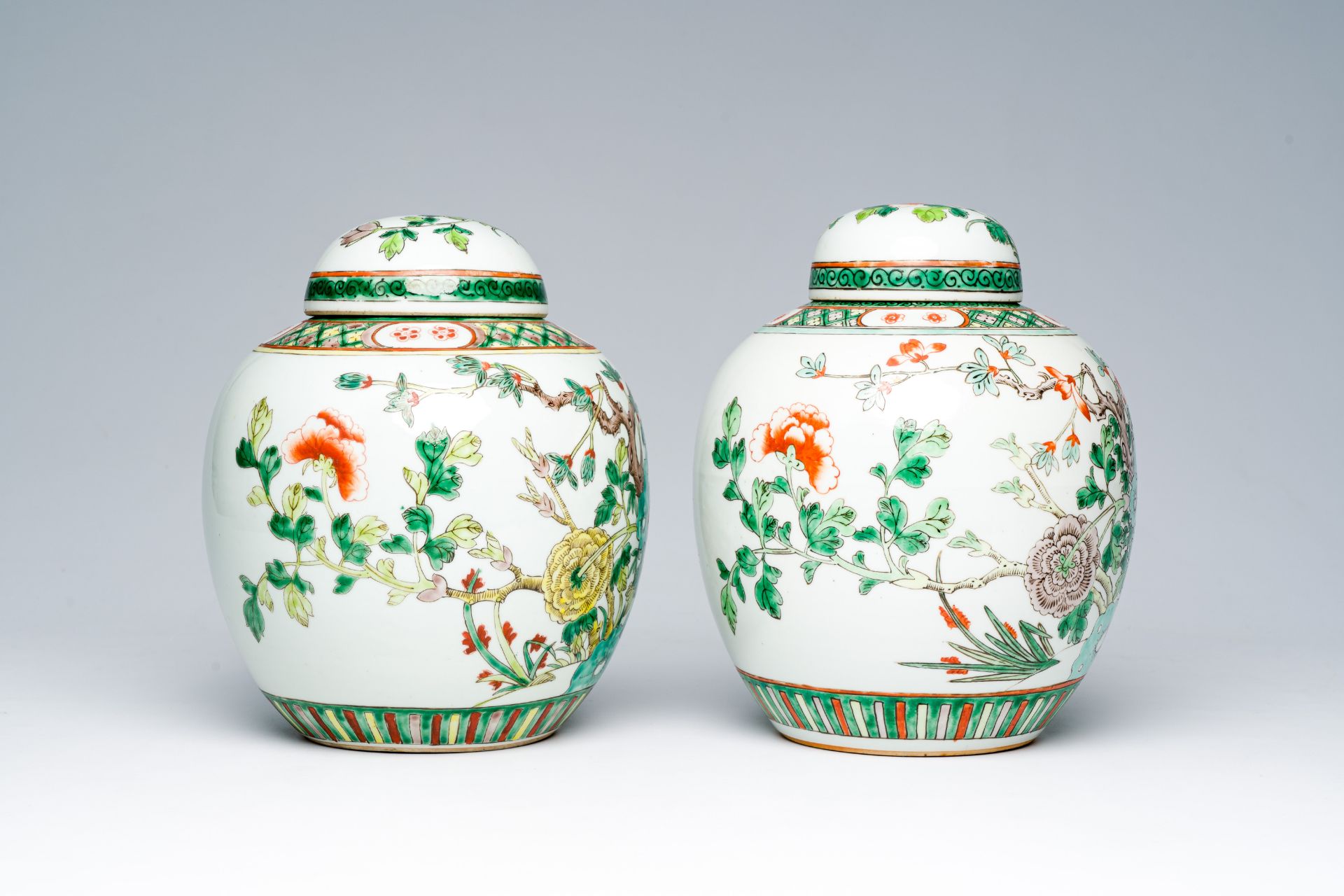 Two Chinese famille verte jars and covers with floral design, 19th C. - Image 5 of 7