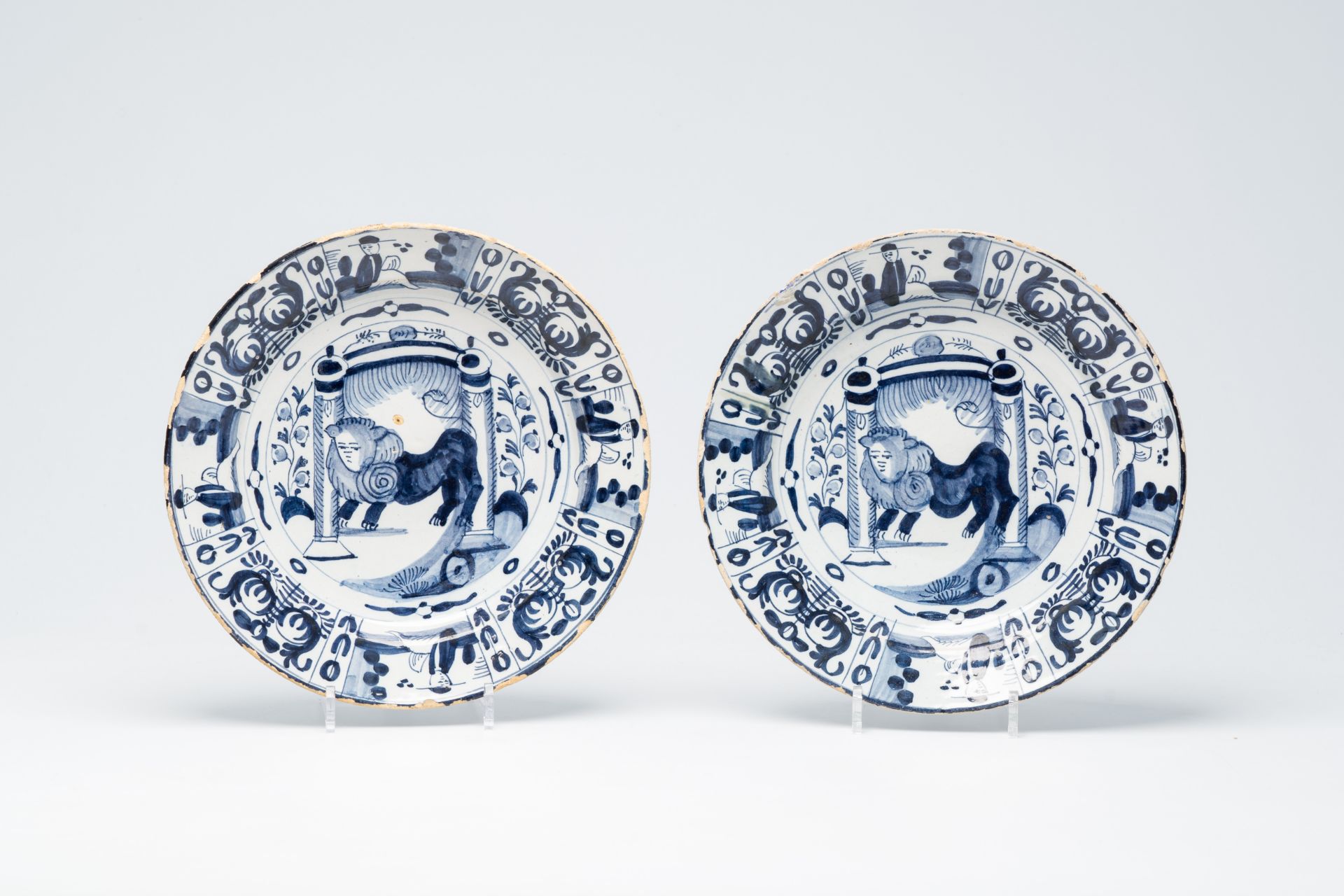 Four Dutch Delft blue and white dishes with the 'Lion of Judah', 18th C. - Image 2 of 5