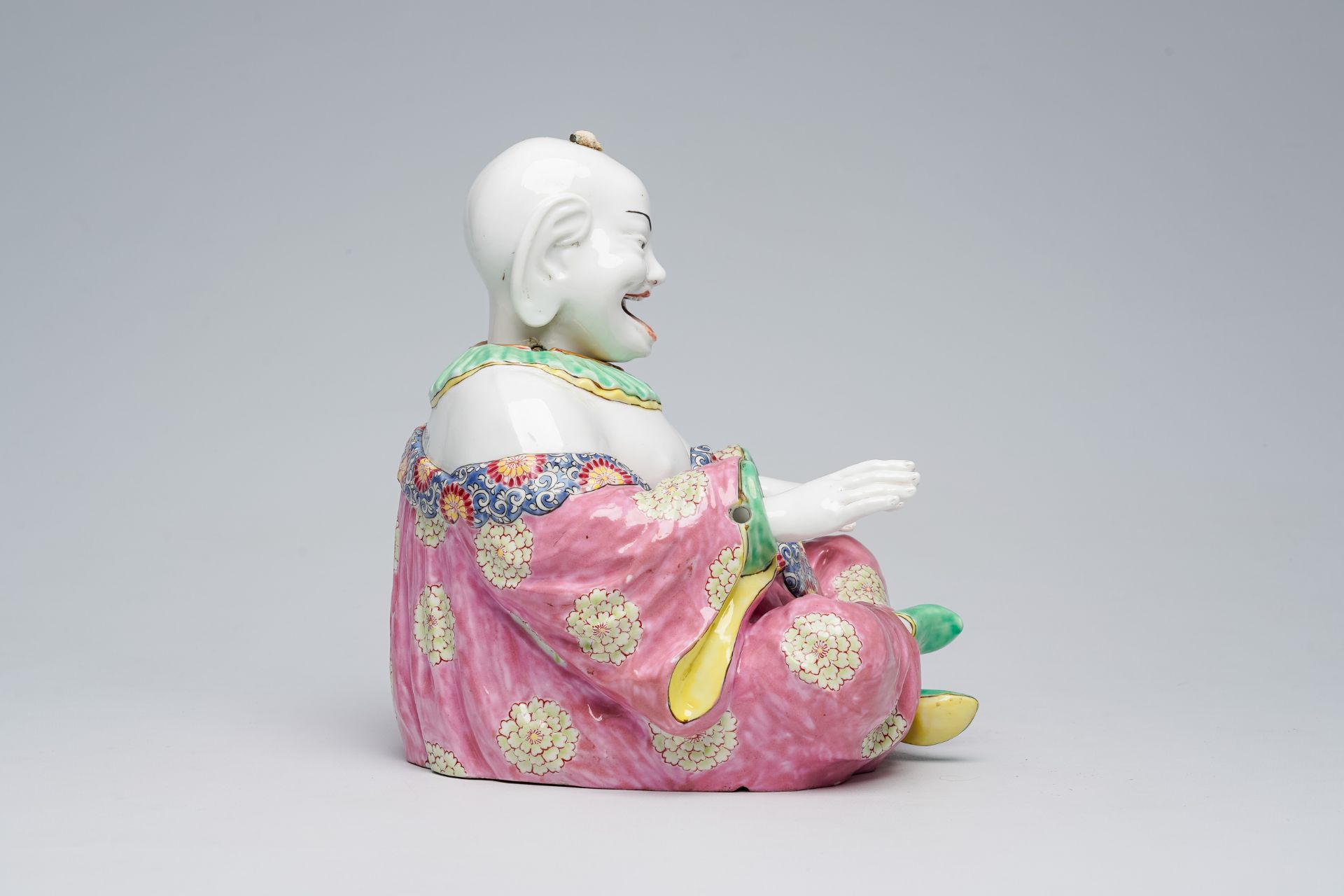A French Samson famille rose porcelain nodding-head mandarin figure, Paris, 19th/20th C. - Image 5 of 7