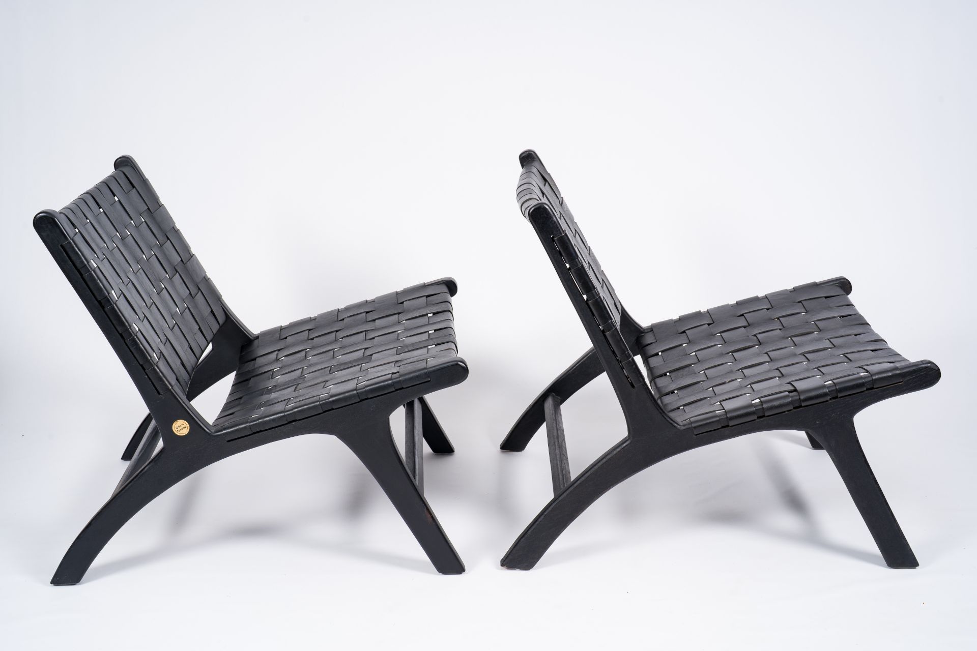 Olivier De Schrijver (1958): A pair of Los Angeles recliner chairs in black leather and black tinted - Image 5 of 10