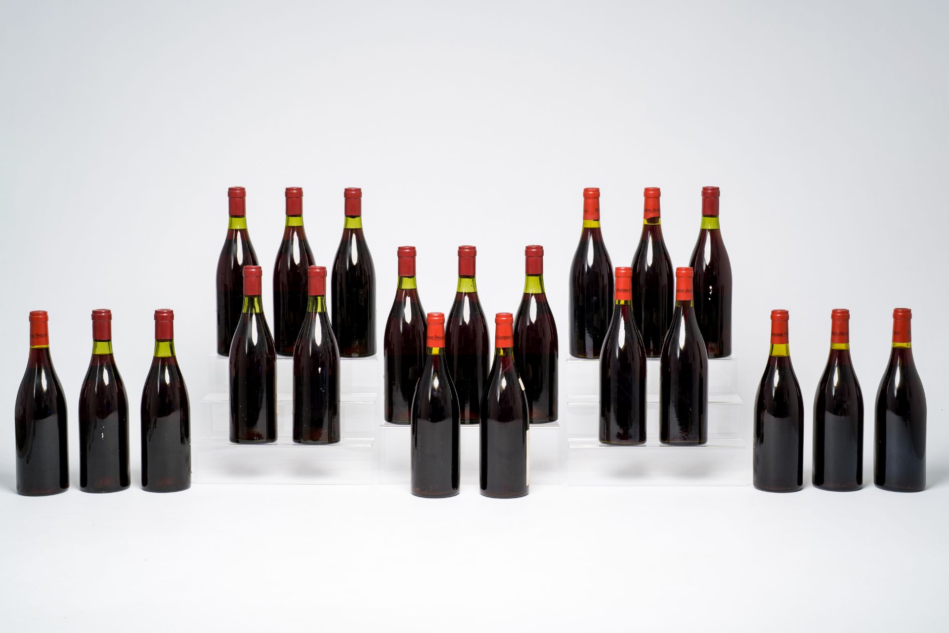 48 bottles of Beaune Clos de la Feguine, Domaine Jacques Prieur, 1973 and 1976 - Bild 6 aus 9