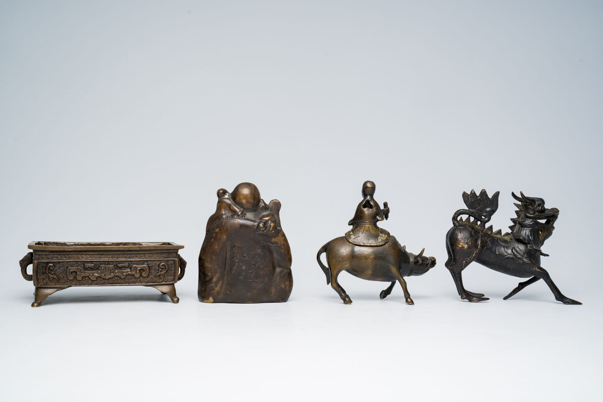 Three Chinese and Japanese bronze sculptures and a jardiniere, 19th/20th C. - Image 3 of 7
