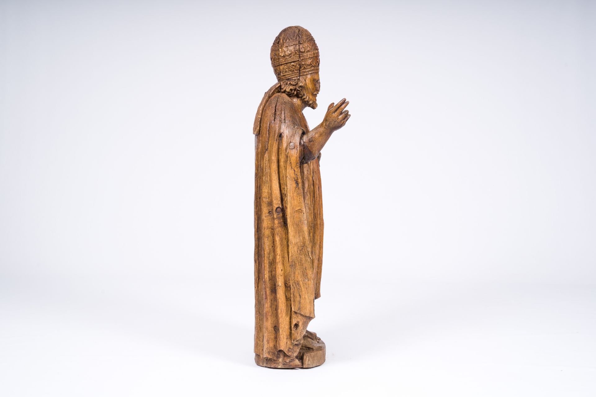 A carved wood blessing figure with papal tiara, 17th/18th C. - Image 5 of 7