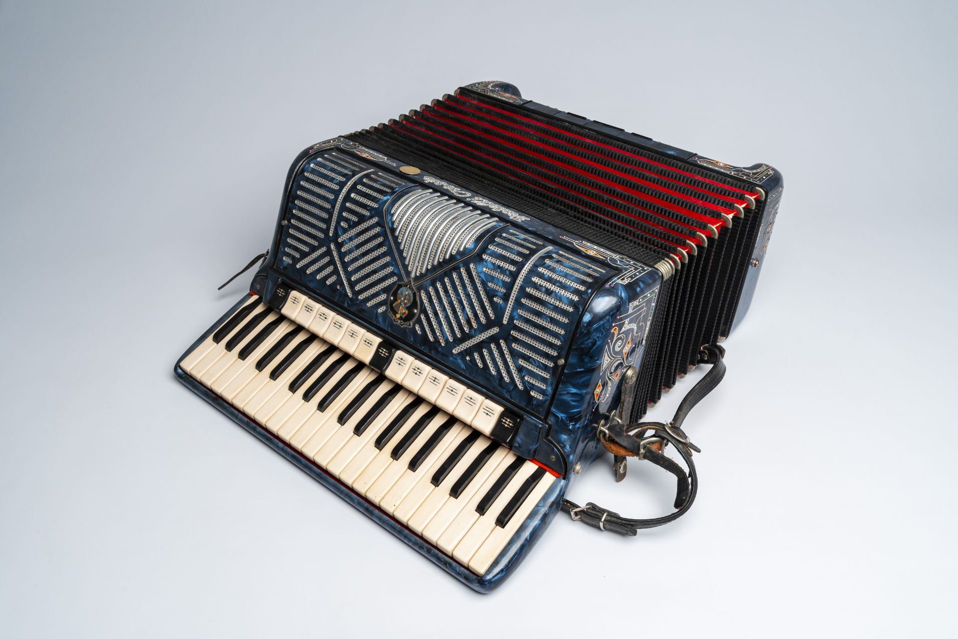 An Italian 'Fratelli Crosio' chromatic accordion with piano keyboard, ca. 1960/70 - Image 3 of 4