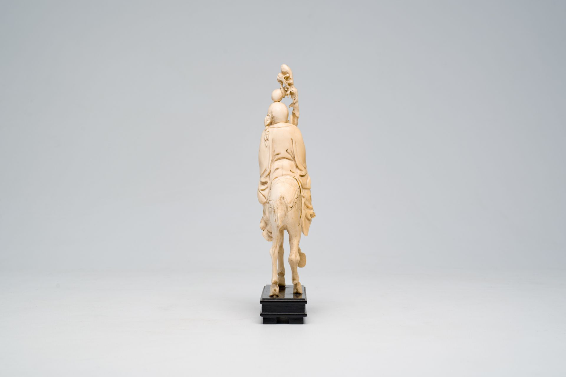 A Chinese ivory 'Laozi on a deer' group, 19th C. - Image 3 of 7
