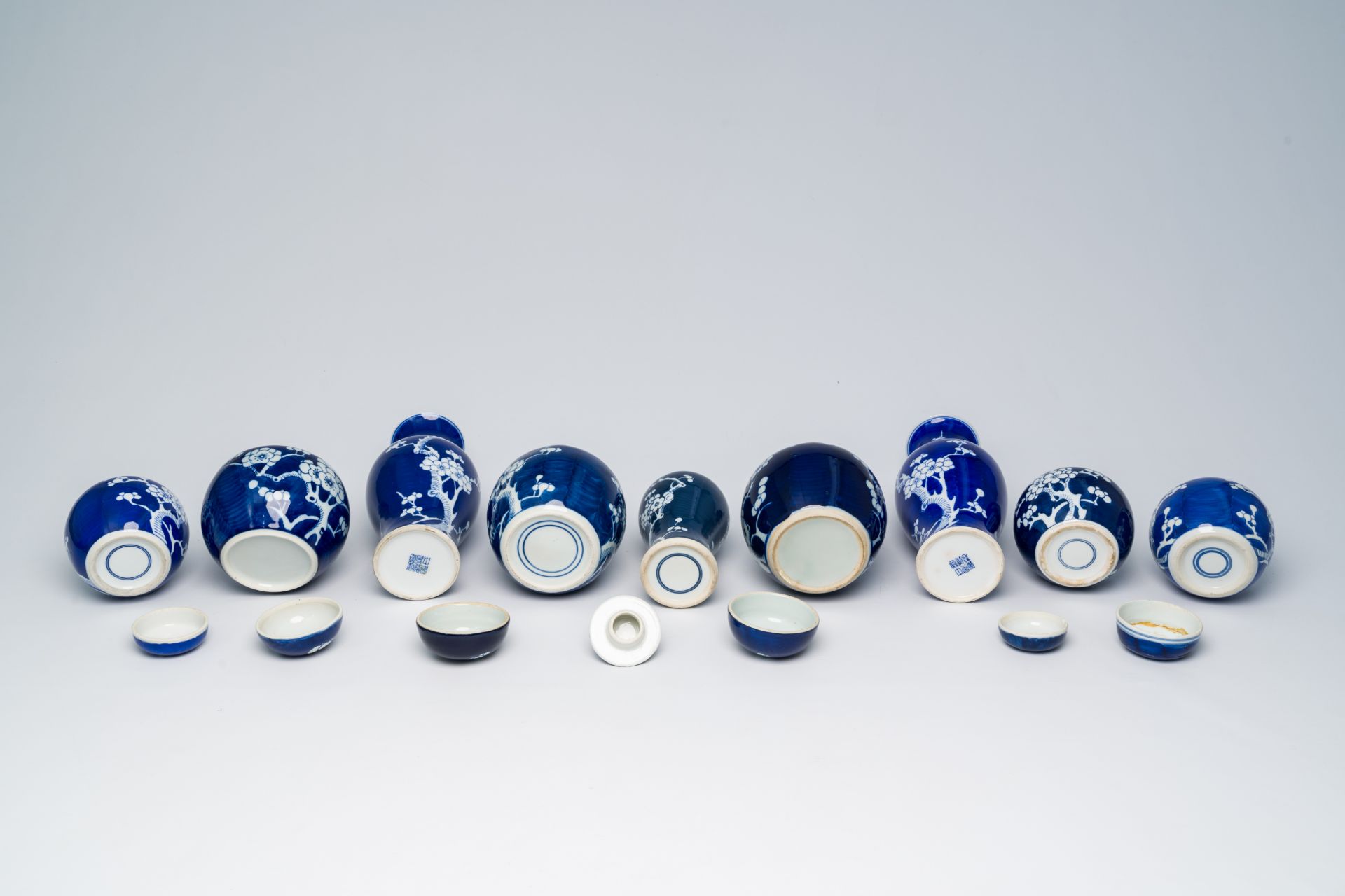 A varied collection of Chinese blue and white prunus on cracked ice ground porcelain, 19th/20th C. - Image 8 of 15