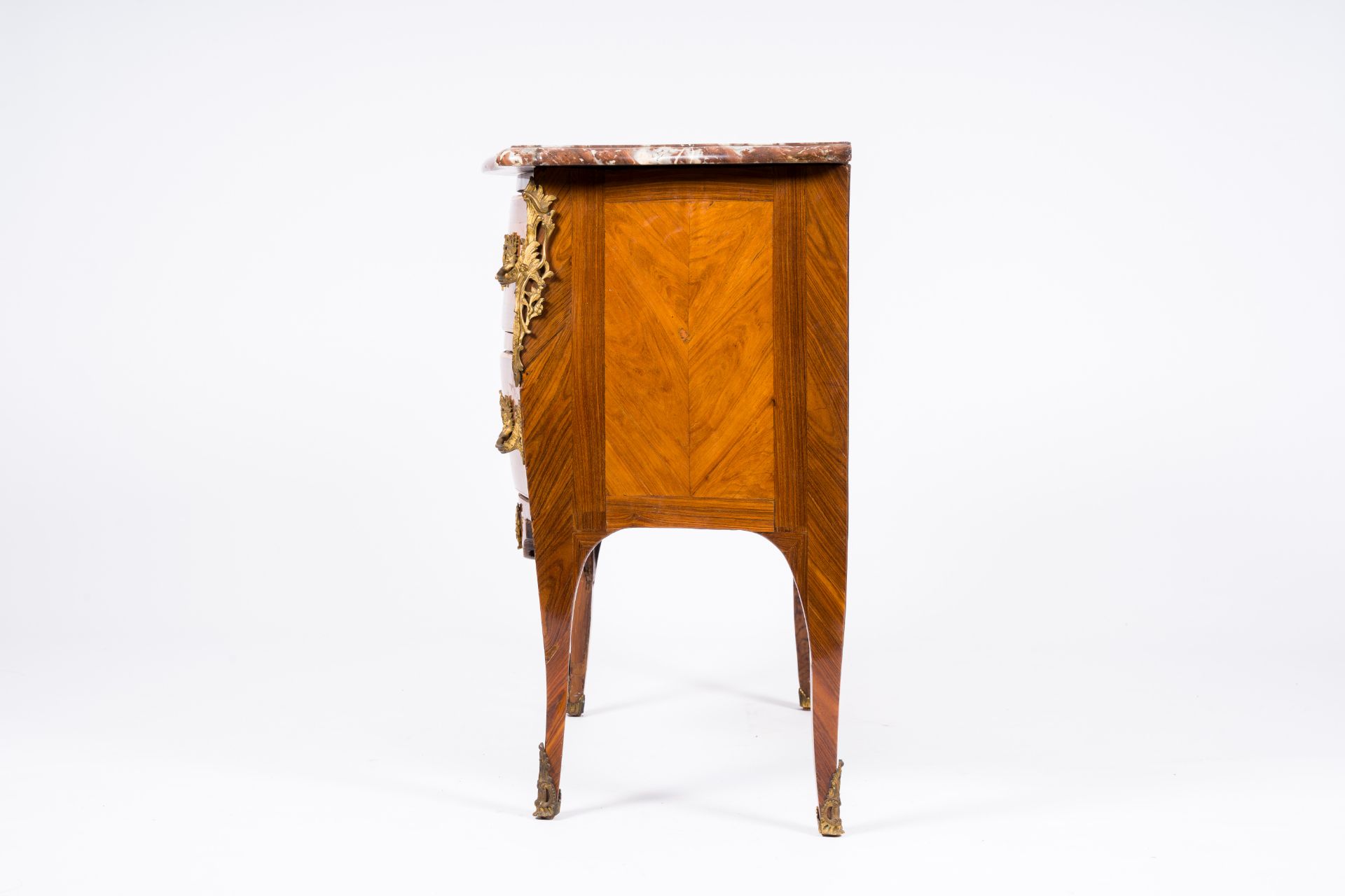 A French Louis XV style bronze mounted veneered wood chest of drawers with marble top, 18th C. - Image 3 of 6